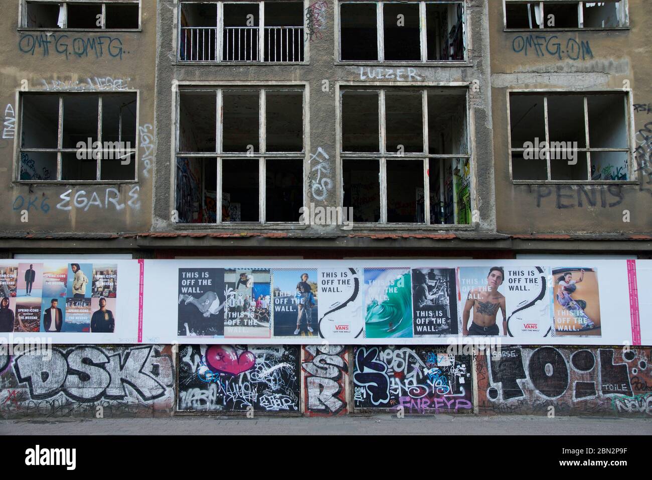 Edificio in pietra / Stralauer Platz / Berlino Foto Stock