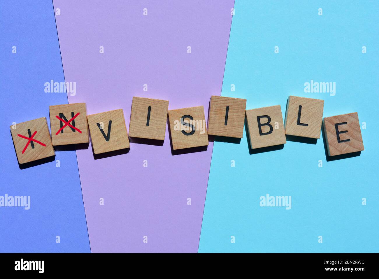 Invisibile con prefisso barrato per lasciare la parola visibile Foto Stock