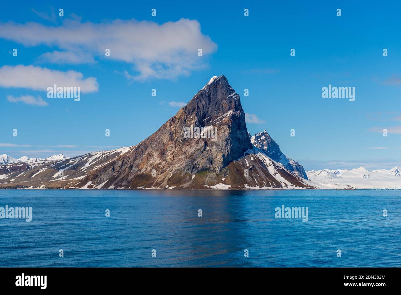 Paesaggio artico con bella illuminazione a Svalbard Foto Stock
