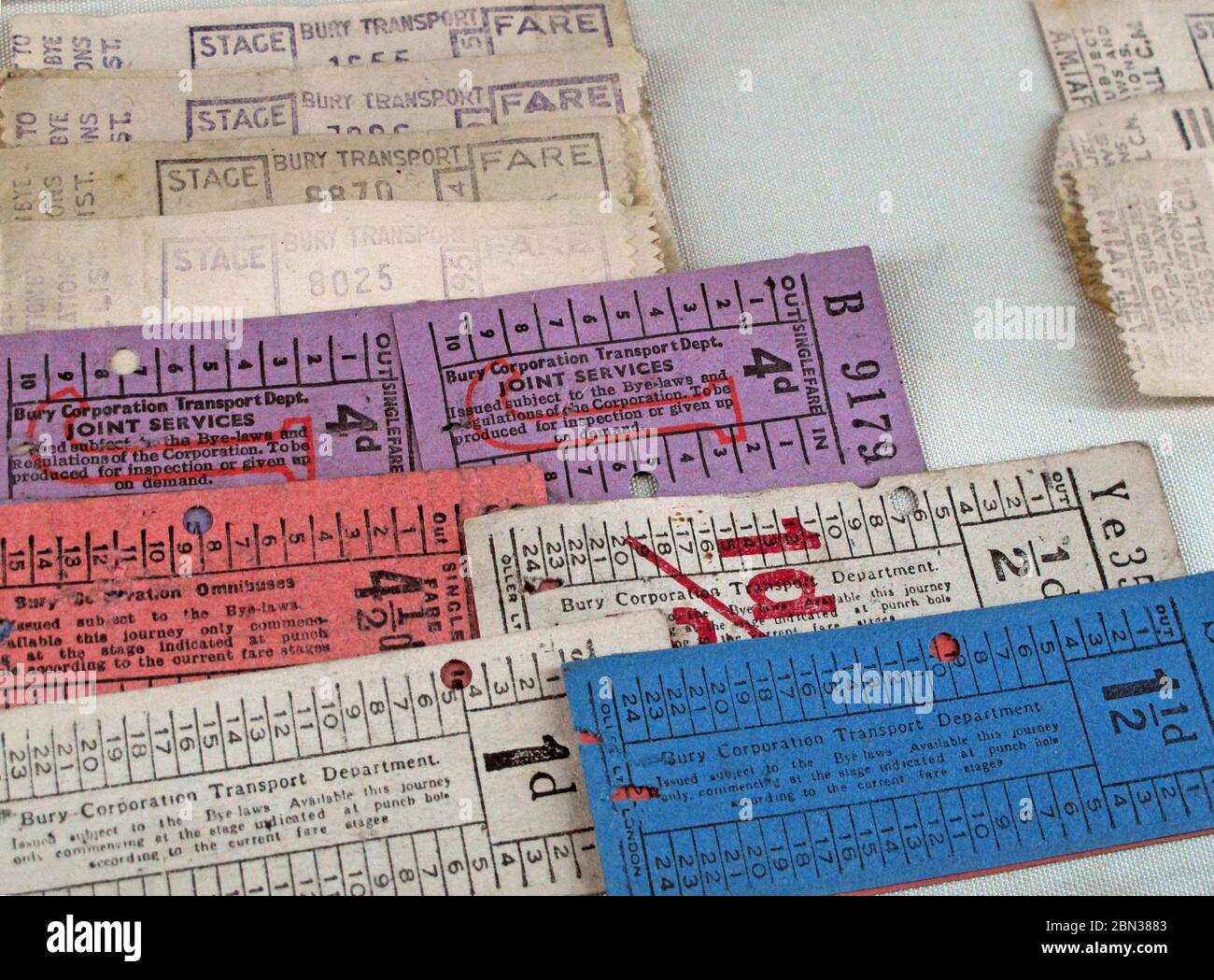3d,9d,5d,11d,andata e ritorno,biglietti singoli per autobus della Bury Corporation, dagli anni '60, Greater Manchester, Lancashire, Inghilterra, Regno Unito - Biglietti prestampati per autobus Foto Stock