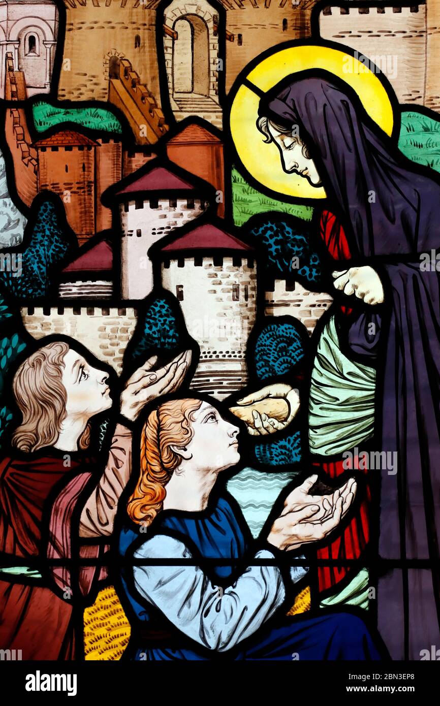 Chiesa di Saint Honore d'Eylau. Finestra di vetro colorato. Genevieve : il santo patrono di Parigi Parigi. Francia. Foto Stock
