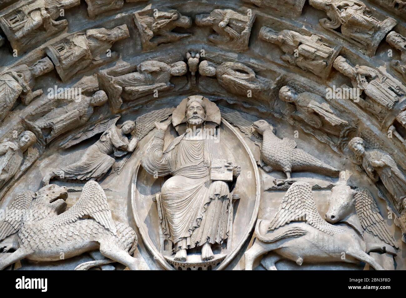 Il museo dei monumenti francesi. Cattedrale di Chartres. Cristo in Maestà. Timpanum. Francia. Foto Stock
