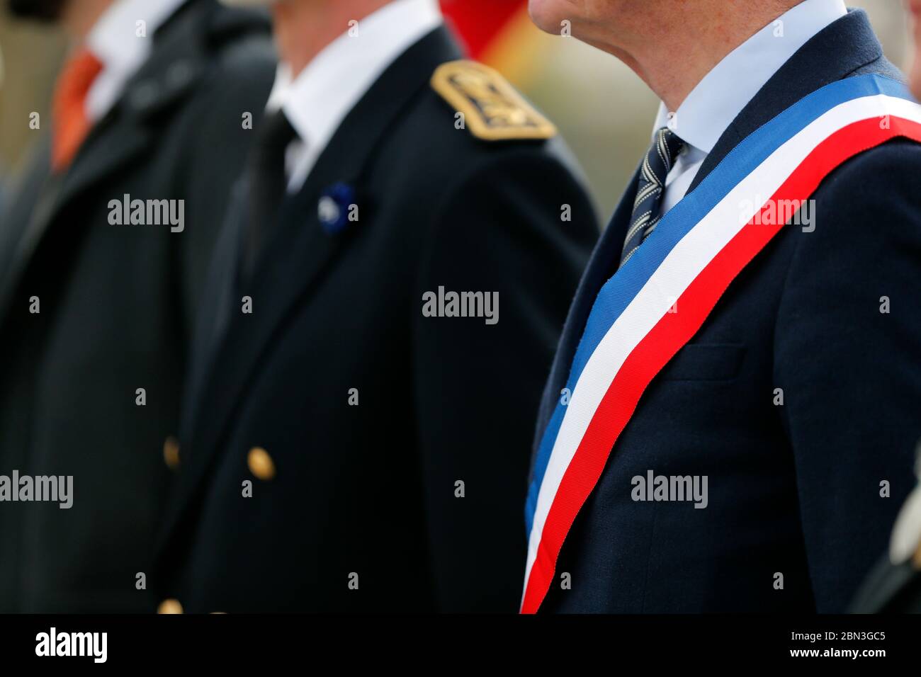 11 novembre cerimonia del giorno della memoria. Jean Marc Peillex sindaco di Saint-Gervais les Bains. Francia. Foto Stock