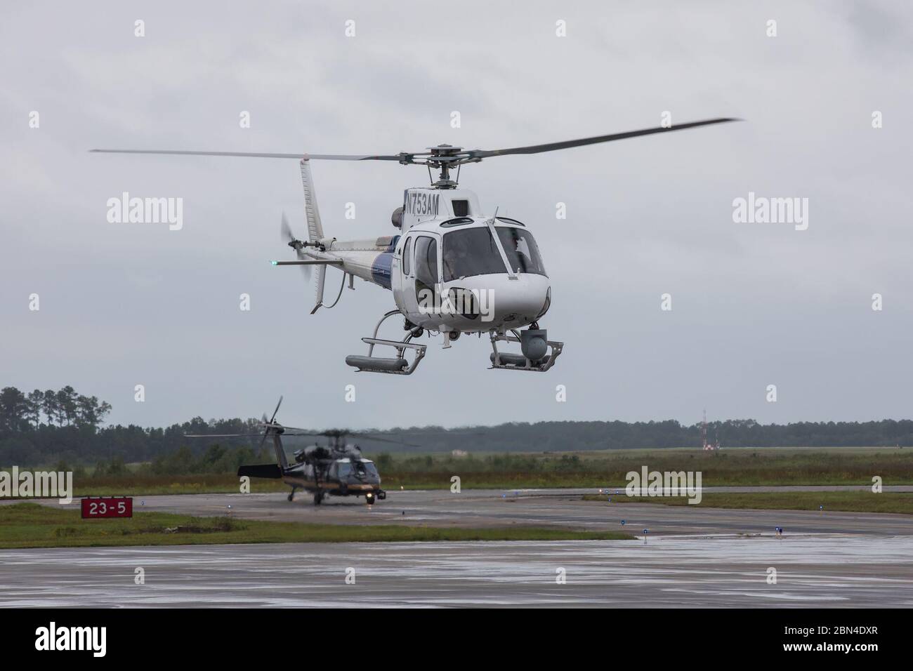 Aria e operazioni Marine attività arriva a Fort McEntire comune di Guardia nazionale in base Eastover, Carolina del Sud il 16 settembre 2018 a sostegno dell'uragano Florence sollievo. Foto Stock