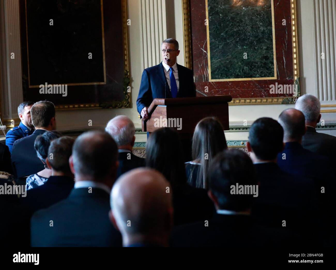 Lo United States Interdiction Coordinator (USIC) ha riconosciuto prestazioni eccezionali nel 2018 da varie unità interagenzie coinvolte negli sforzi di interdizione. I premi includevano unità della Guardia Costiera americana Cutter James (WMSL 754) e altri. Foto Stock