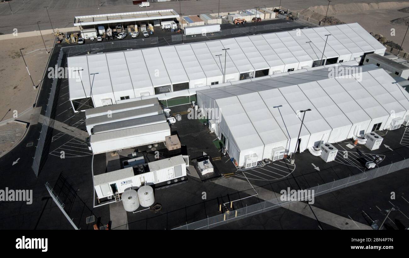 Il 26 giugno 2019, una vista aerea di una struttura abitativa temporanea a Yuma, Arizona, illustra la risposta degli Stati Uniti alla sicurezza delle frontiere in corso e alla crisi umanitaria, tra cui un aumento dei migranti e gli sforzi del CBP per gestire la situazione. Foto Stock