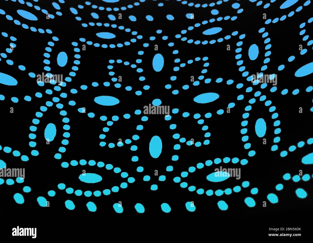 Astratto sfondo blu con motivi floreali ritagliati. Foto Stock