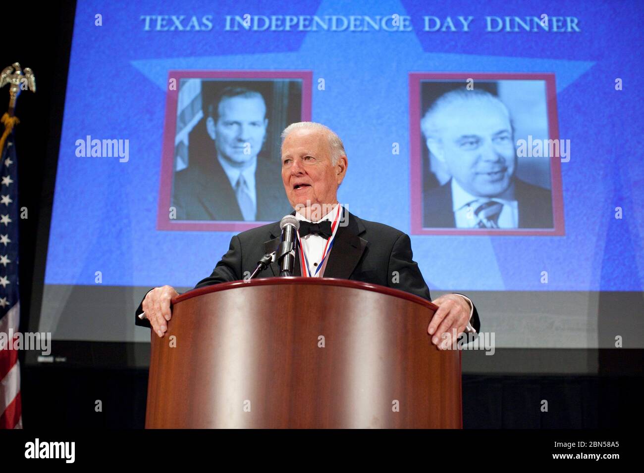 James A. Baker III di Houston, il diplomatico e statista che ha servito sotto tre presidenti degli Stati Uniti, parla mentre è onorato come un texano leggendario durante le cerimonie del Texas Independence Day al Bob Bullock state History Museum. 1 marzo 2012 ©Bob Daemmrich Foto Stock