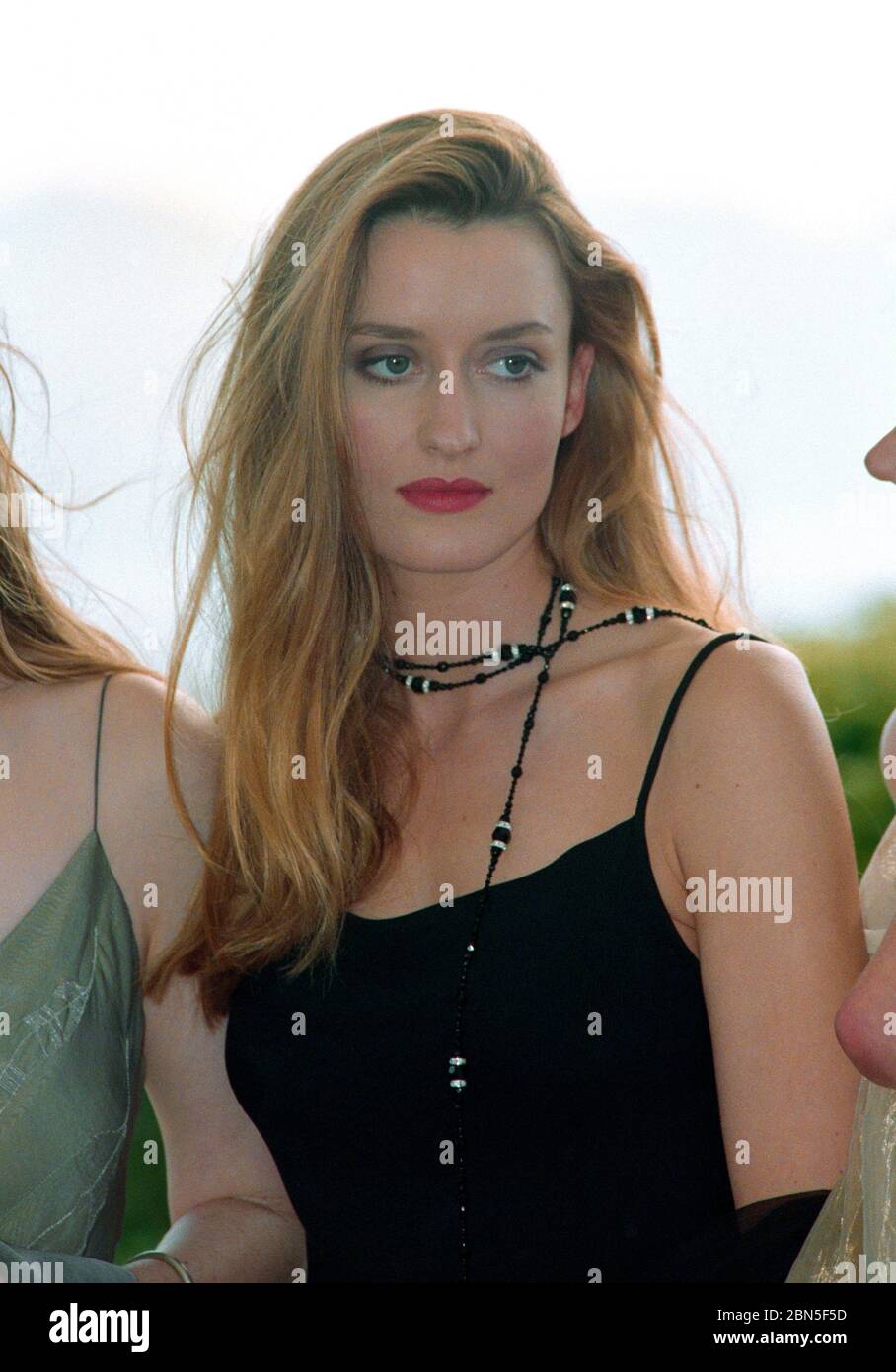 CANNES, FRANCIA. 1997 maggio: Attrice Natascha McElhone al 50° Festival del Film di Cannes. Foto file © Paul Smith/Featureflash Foto Stock