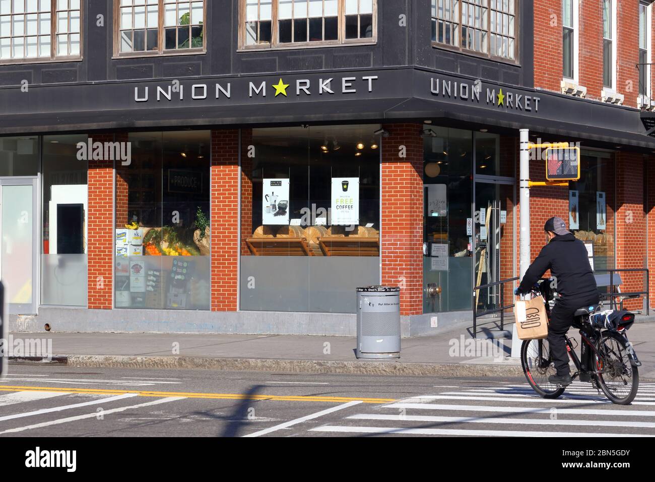 Union Market, 240 East Houston Street, New York, foto di un supermercato gourmet nell'East Village di Manhattan. Foto Stock