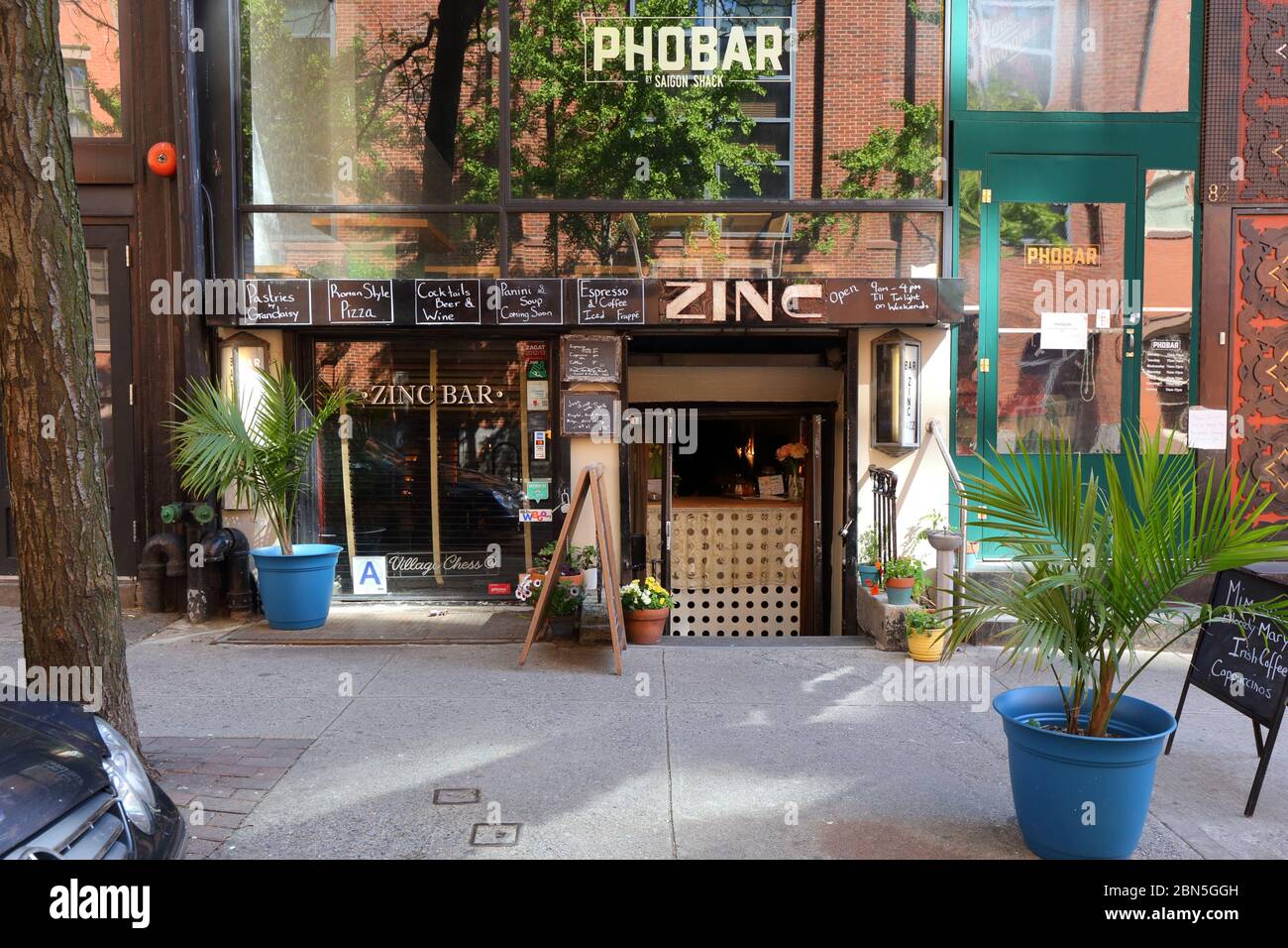 Zinco Bar, PhoBar, 82 West 3rd St, New York, New York, foto di un jazz club, e un ristorante vietnamita nel Greenwich Village di Manhattan Foto Stock