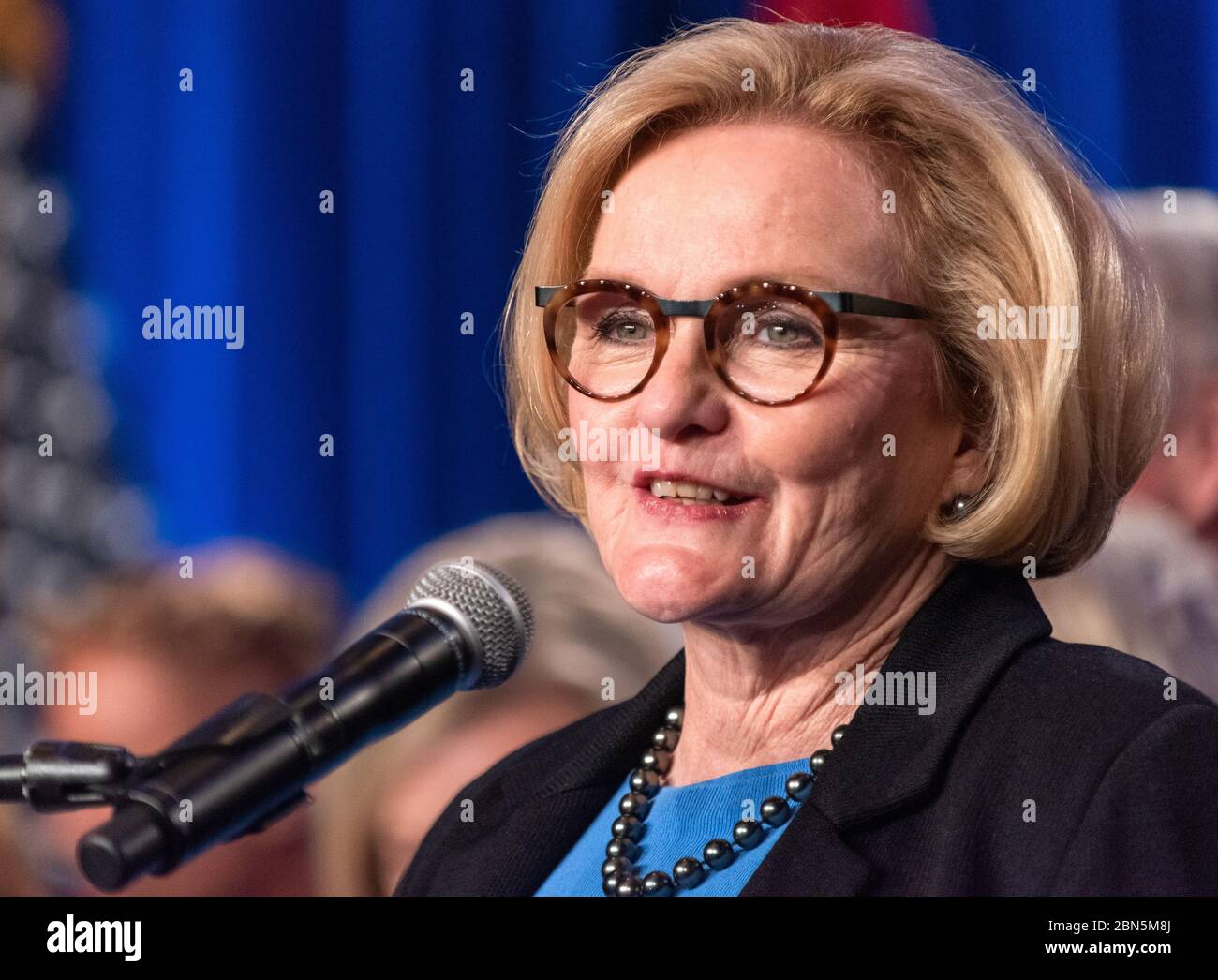 Il senatore AMERICANO Claire McCaskill concede la sconfitta al procuratore generale del Missouri Josh Hawley nelle elezioni generali di metà mandato del 2018 per il Senato americano Foto Stock