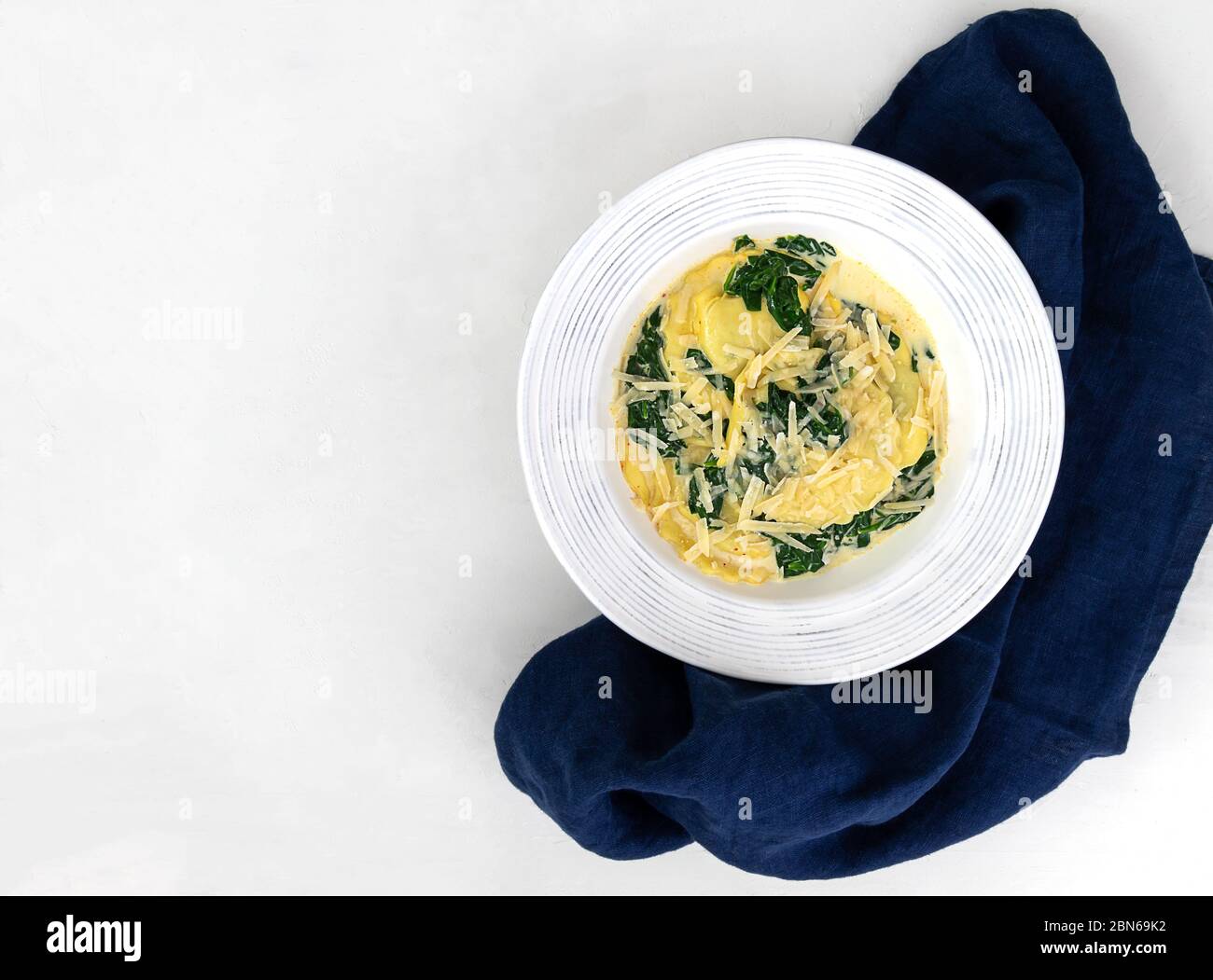 Pasta tradizionale italiana ripiena Tortelli Foto Stock
