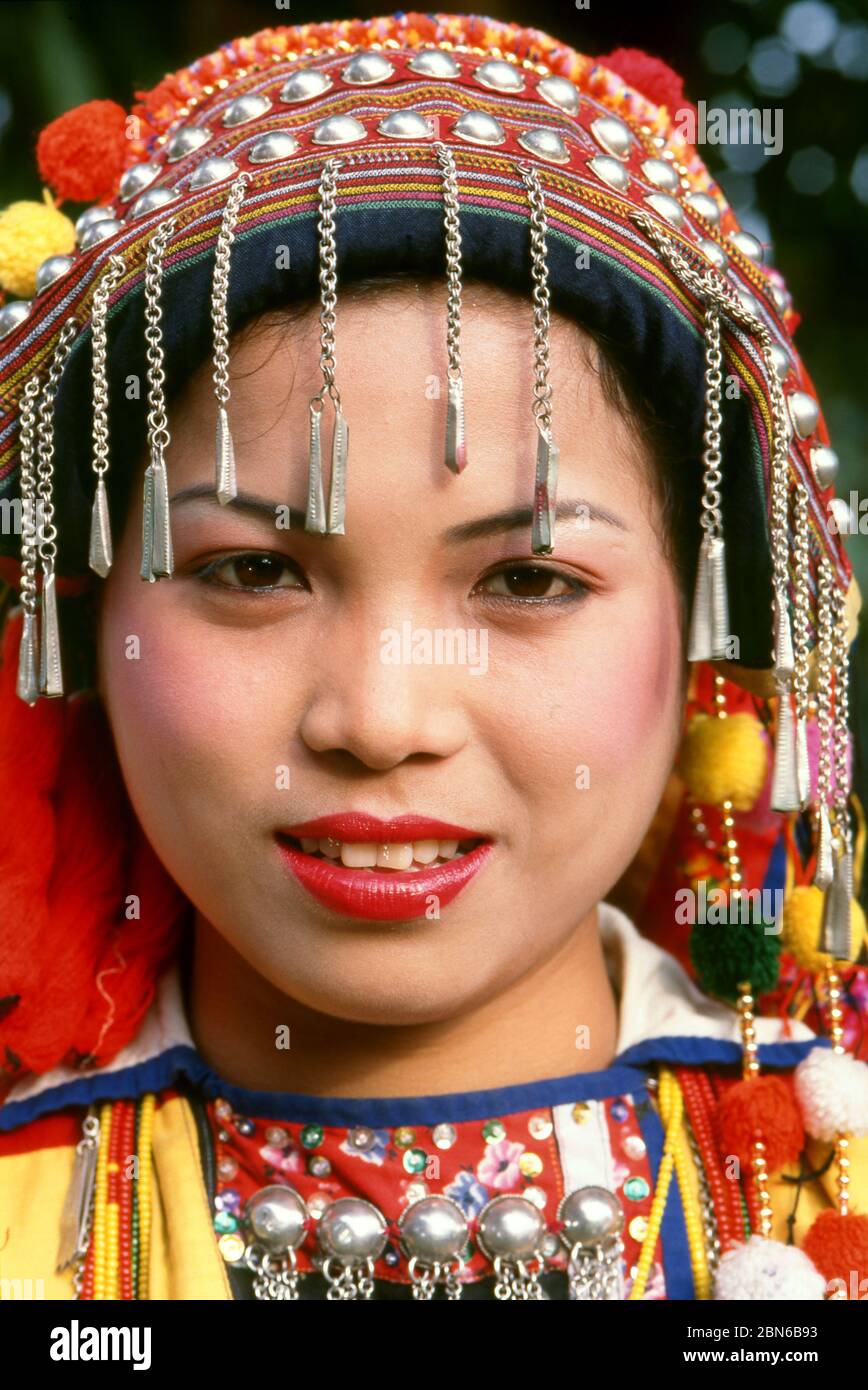 Birmania / Myanmar: Donna di Lisu in costume tradizionale, Manhkring, Myitkyina, Kachin Stato. Il popolo Lisu (Lìsù zú) è un gruppo etnico Tibeto-Burman wh Foto Stock
