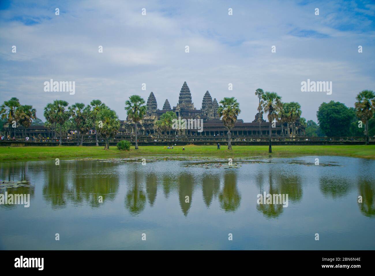 Angkor Wat è un complesso di templi in Cambogia ed è il più grande monumento religioso del mondo Foto Stock