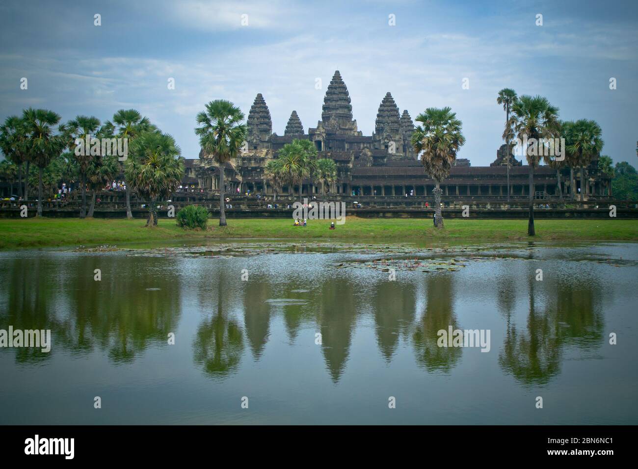 Angkor Wat è un complesso di templi in Cambogia ed è il più grande monumento religioso del mondo Foto Stock