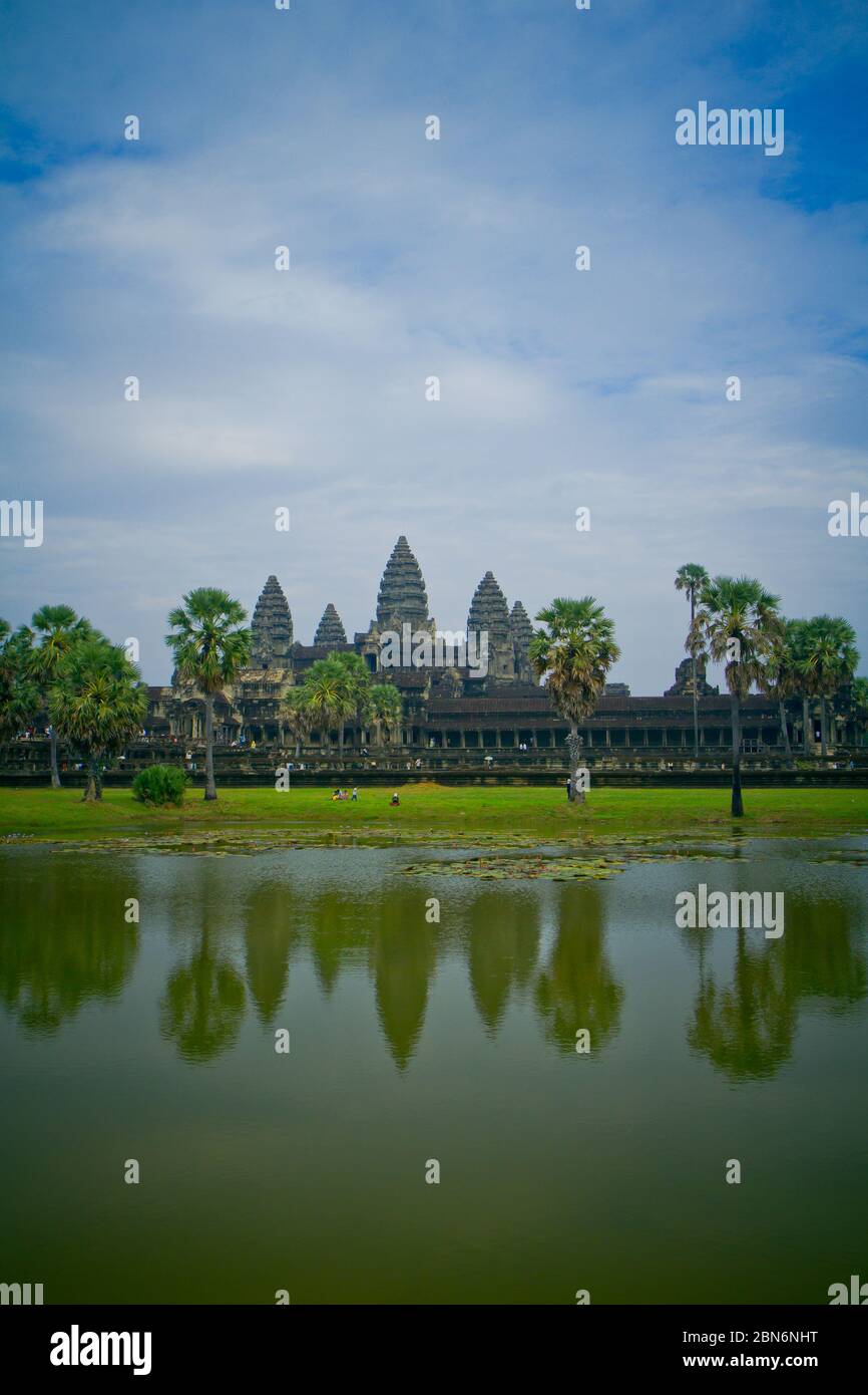 Angkor Wat è un complesso di templi in Cambogia ed è il più grande monumento religioso del mondo Foto Stock