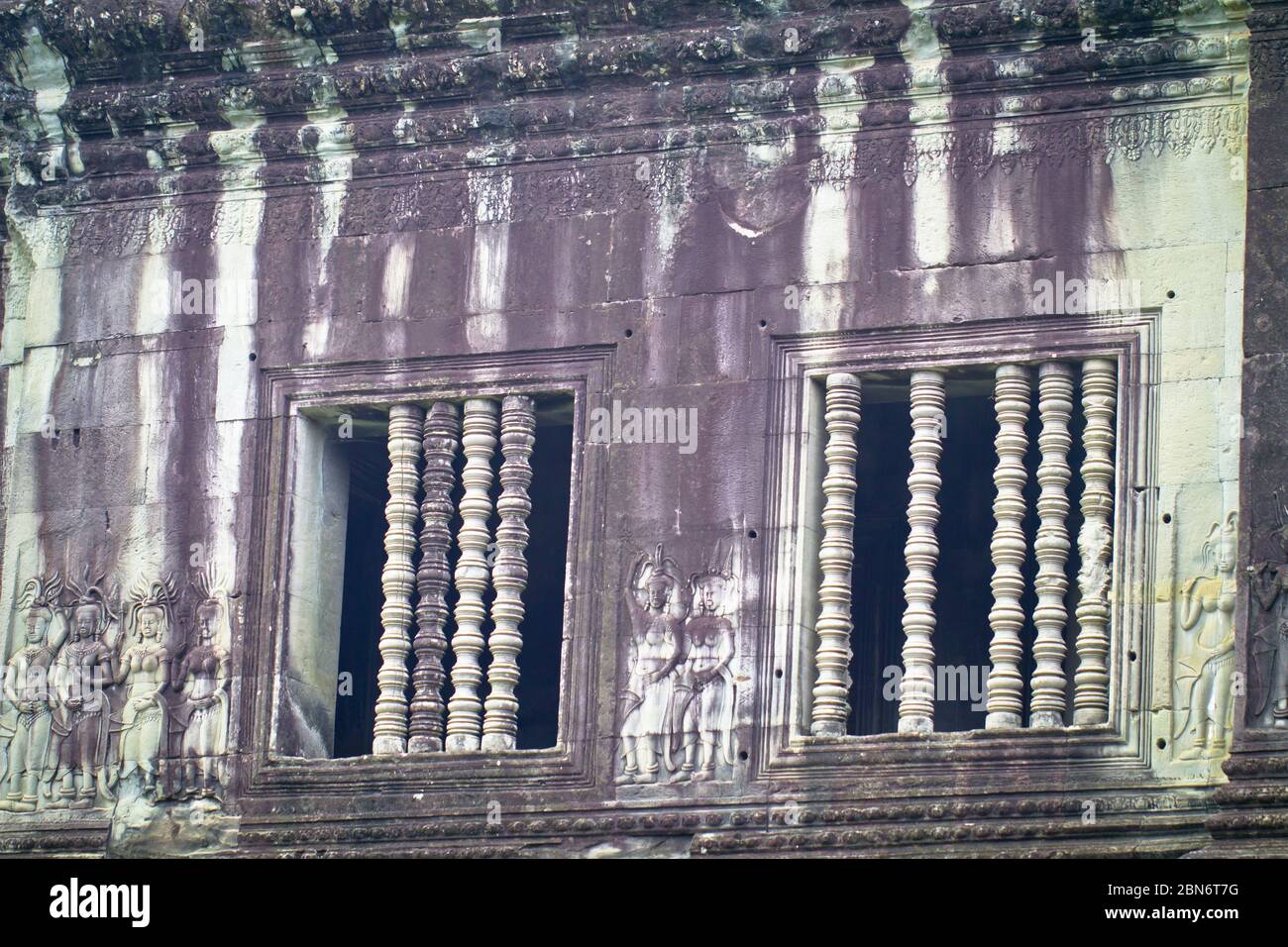 Angkor Wat è un complesso di templi in Cambogia ed è il più grande monumento religioso del mondo Foto Stock