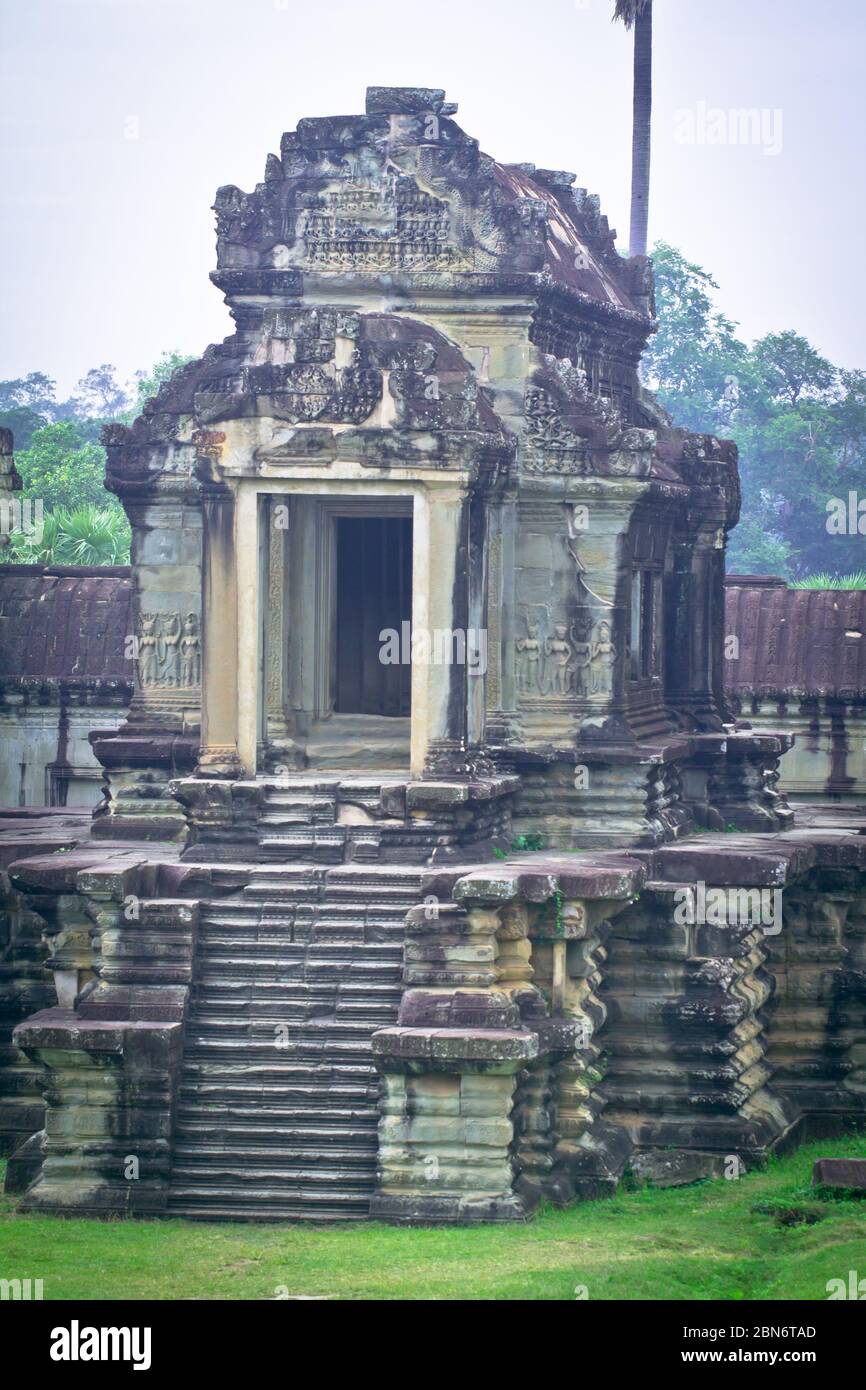 Angkor Wat è un complesso di templi in Cambogia ed è il più grande monumento religioso del mondo Foto Stock