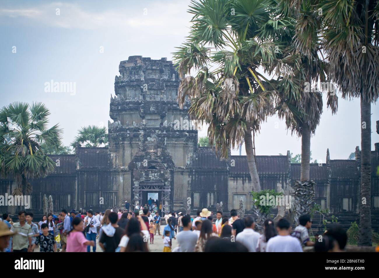 Angkor Wat è un complesso di templi in Cambogia ed è il più grande monumento religioso del mondo Foto Stock