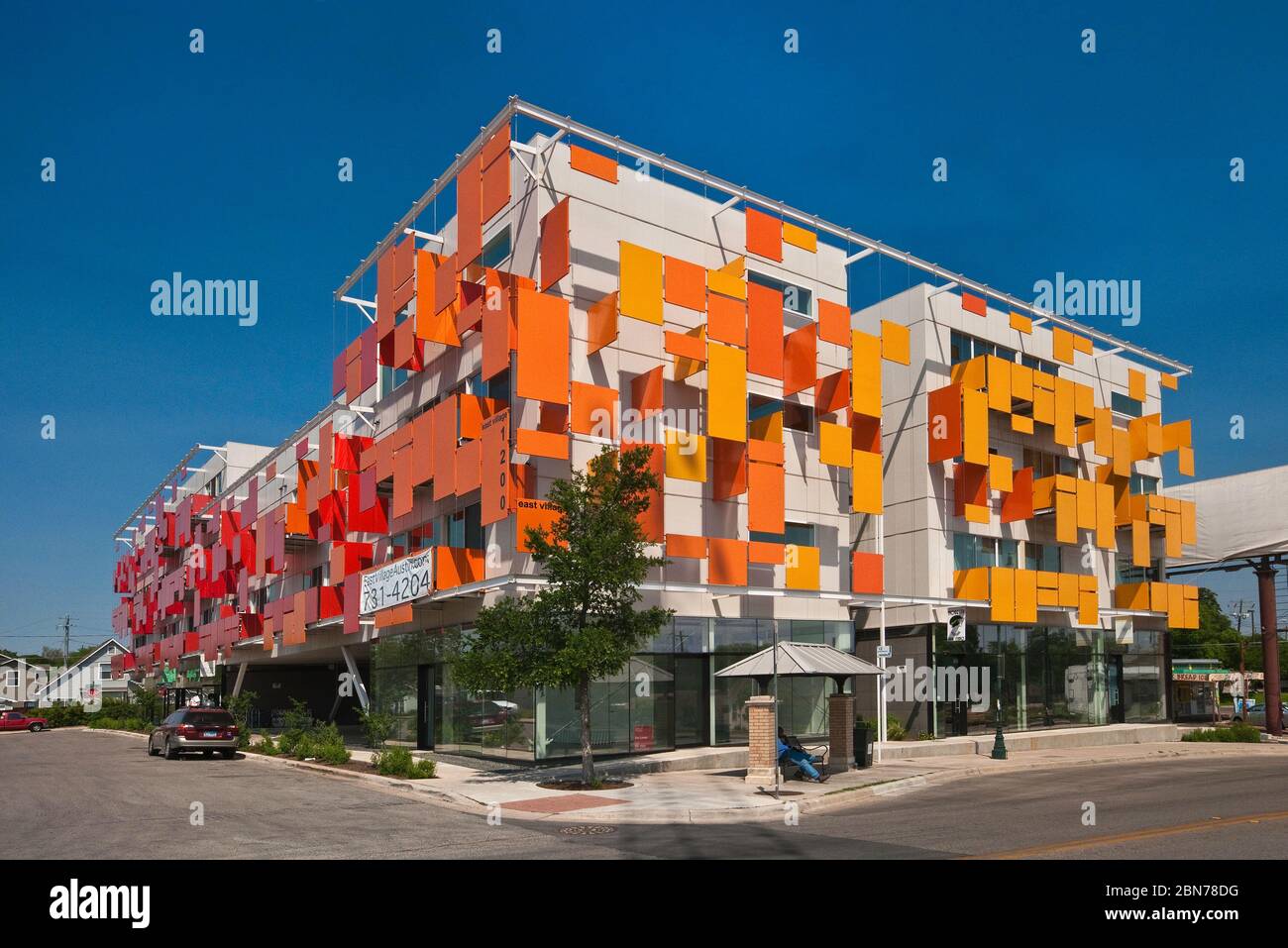 L'East Village recente edificio misto (appartamenti-negozi) a Lydia Street ad Austin, Texas, USA Foto Stock