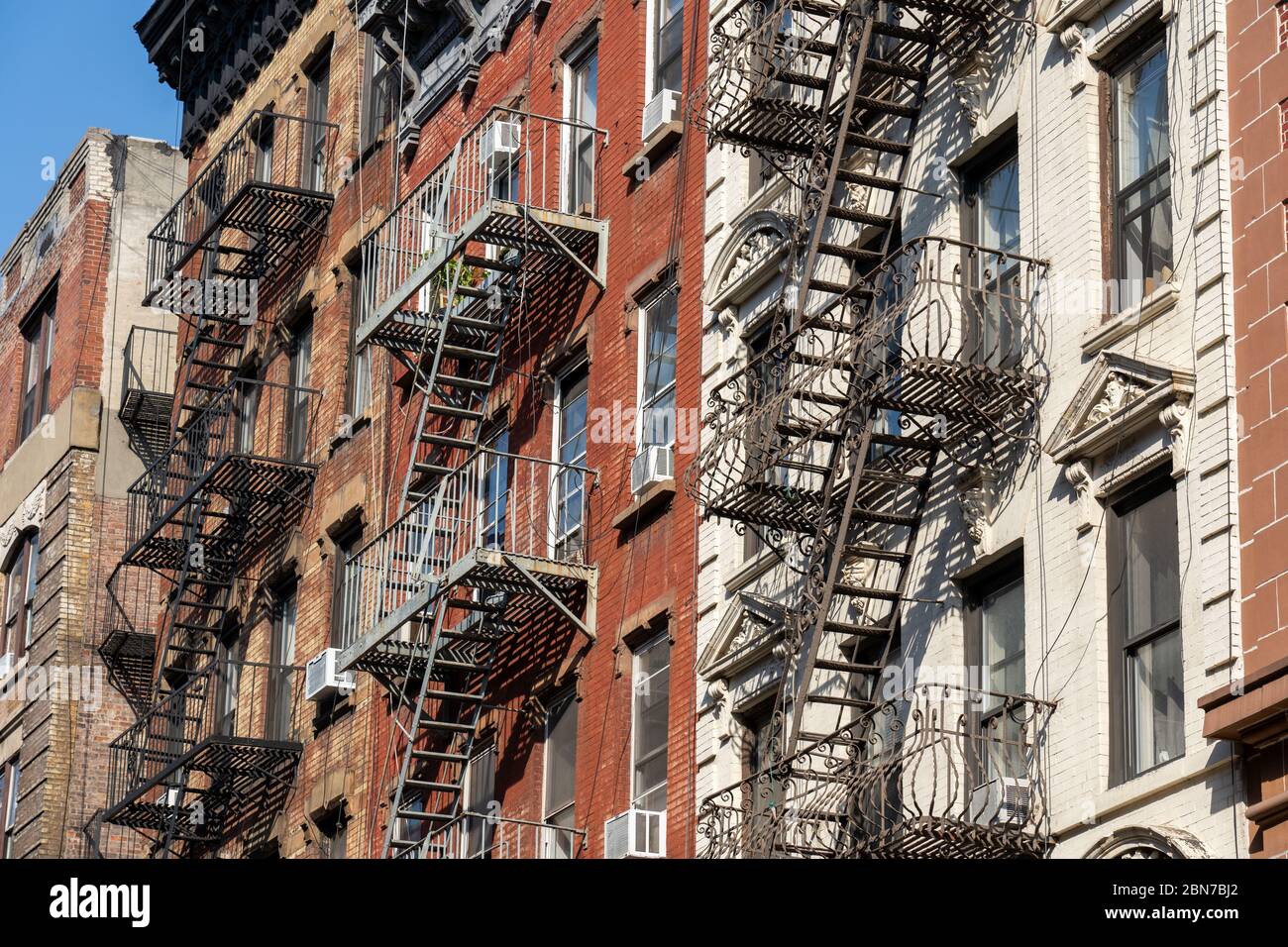 Edifici con Fire Escape a Manhattan NYC Foto Stock