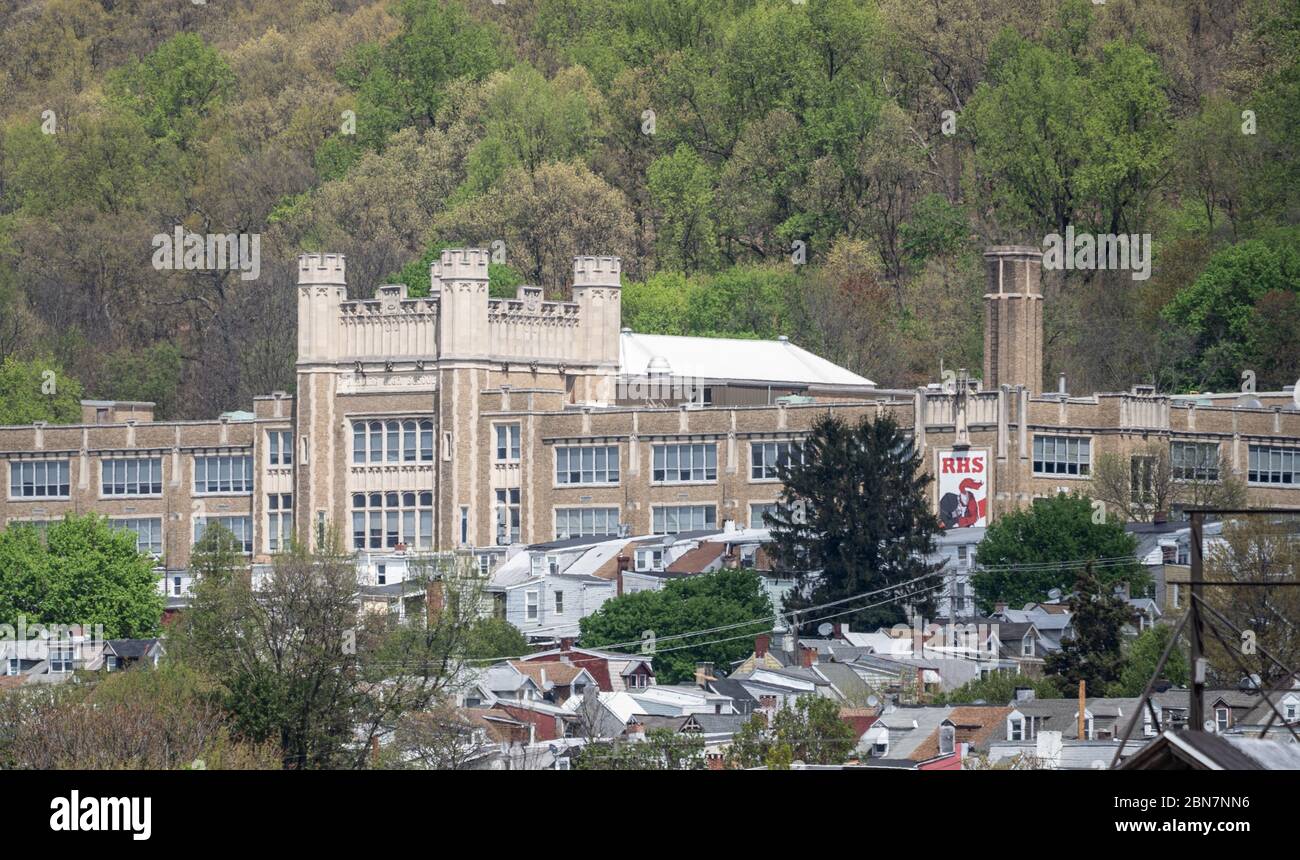 Reading, Pennsylvania-1 maggio: 2020: Vista aerea della città Vista della scuola superiore di Reading, la Pennsylvania di Reading Foto Stock