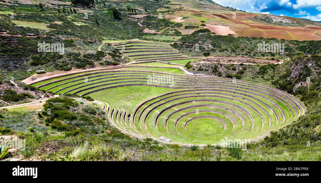 Terrazze all'archeologico sito Inca di Moray, Valle Sacra, Perù Foto Stock