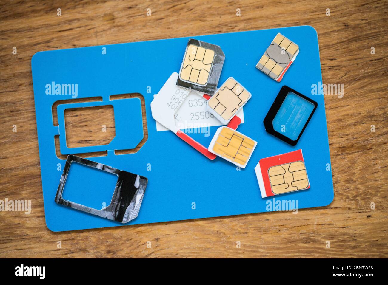 Mini sim immagini e fotografie stock ad alta risoluzione - Alamy