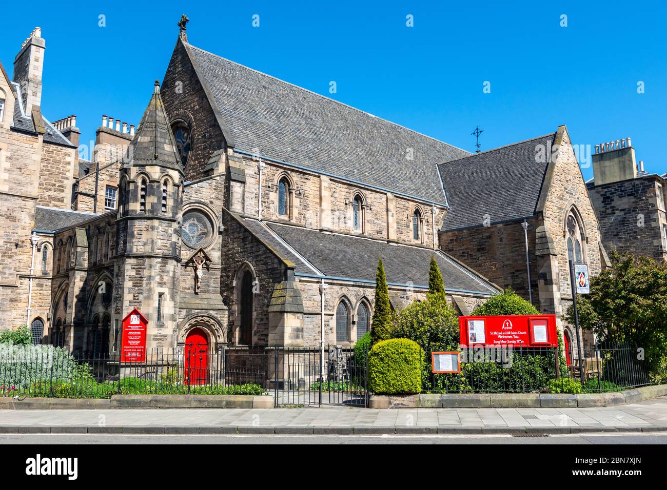 Chiesa di San Michele e di tutti i Santi su Brougham Street a Tollcross, Edimburgo, Scozia, Regno Unito Foto Stock