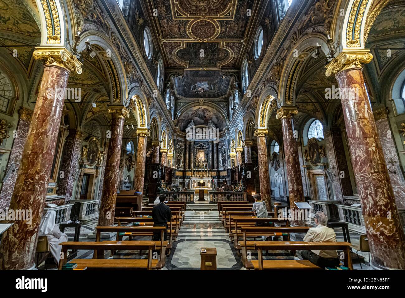Chiesa Di Santa Maria Madre Di Dio Roma, Italia - 10 03 2018: Interno della chiesa di Santa Maria in Via