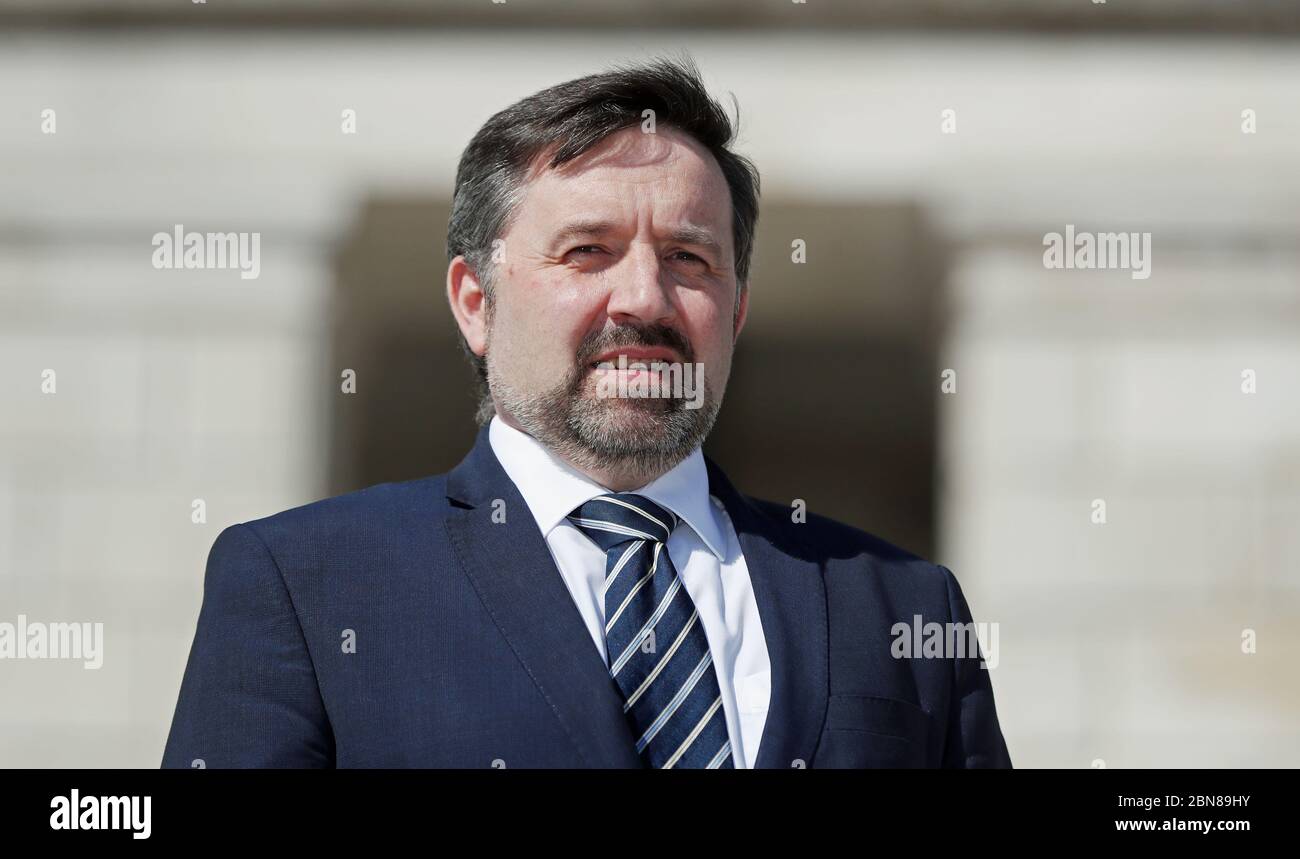 Il Ministro della Sanità dell'Irlanda del Nord Robin Swann prima di una conferenza stampa presso gli edifici del Parlamento a Stormont, Belfast. Foto Stock