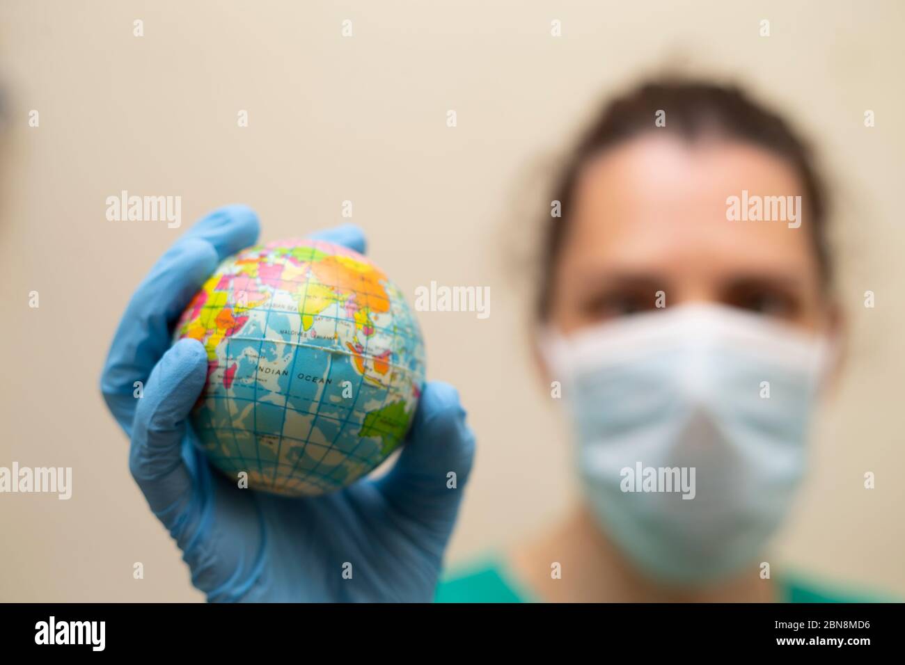 Il futuro del pianeta è nelle mani del personale sanitario Foto Stock