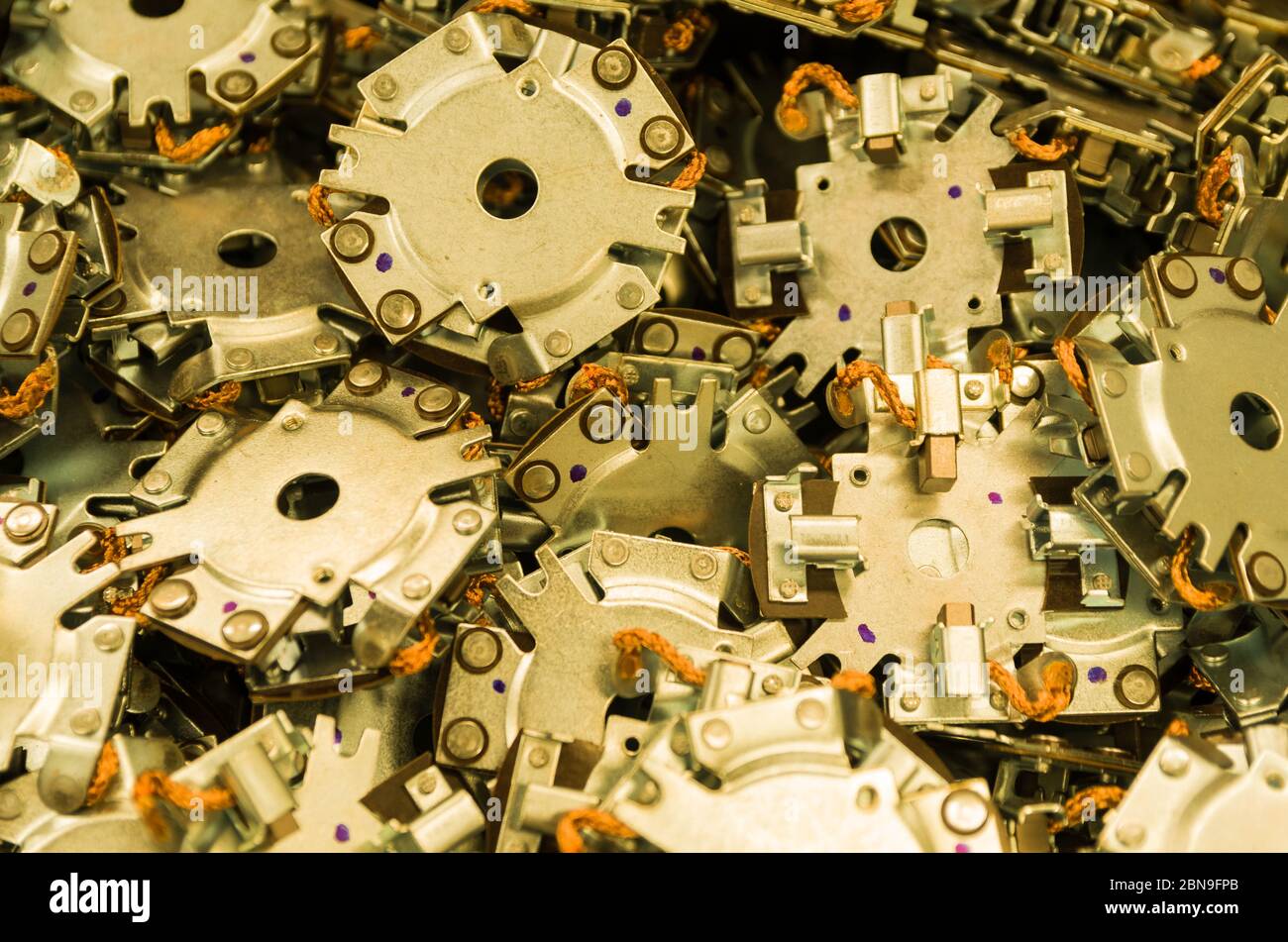 Bel background di parti per auto per temi industriali e tecnologici. Foto Stock