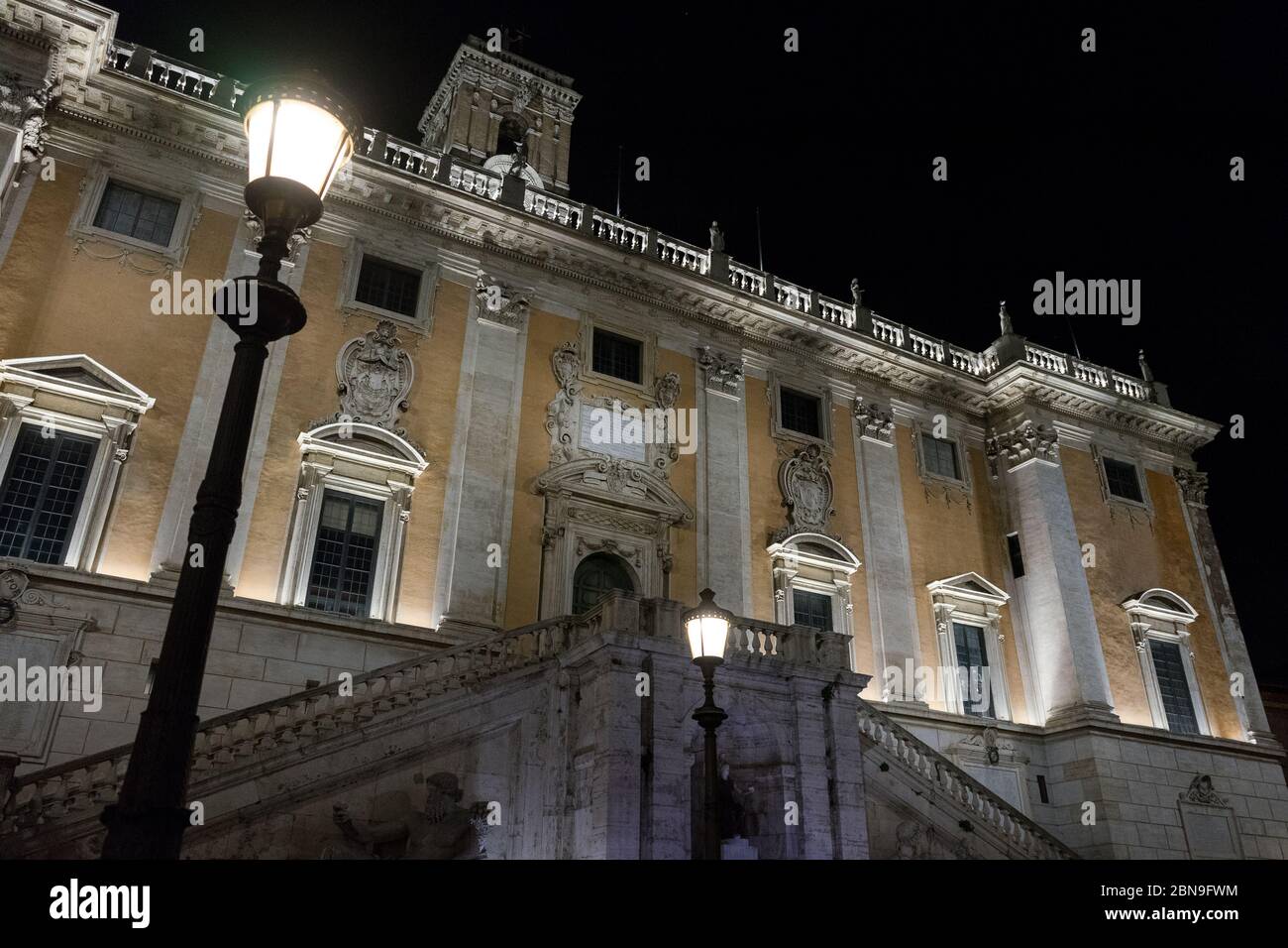 Roma, Italia: Palazzo Senatorio in piazza Campidoglio a Roma di notte Foto Stock