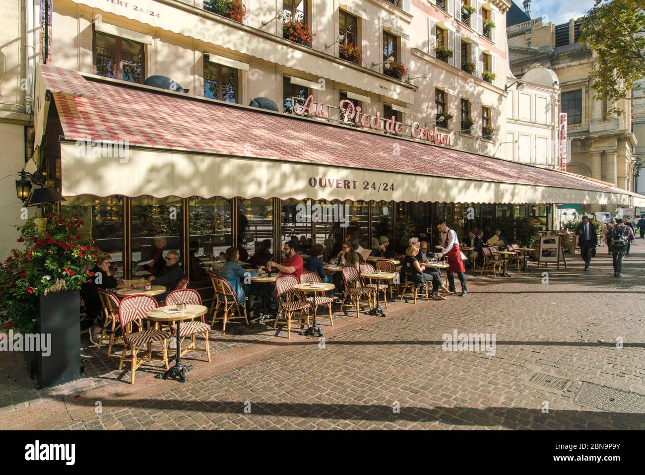 Ristoranti in Rue CoquilliÃ¨re, vicino a Rue De Louvre, Chatelet le Halles, 2° Arr. Foto Stock