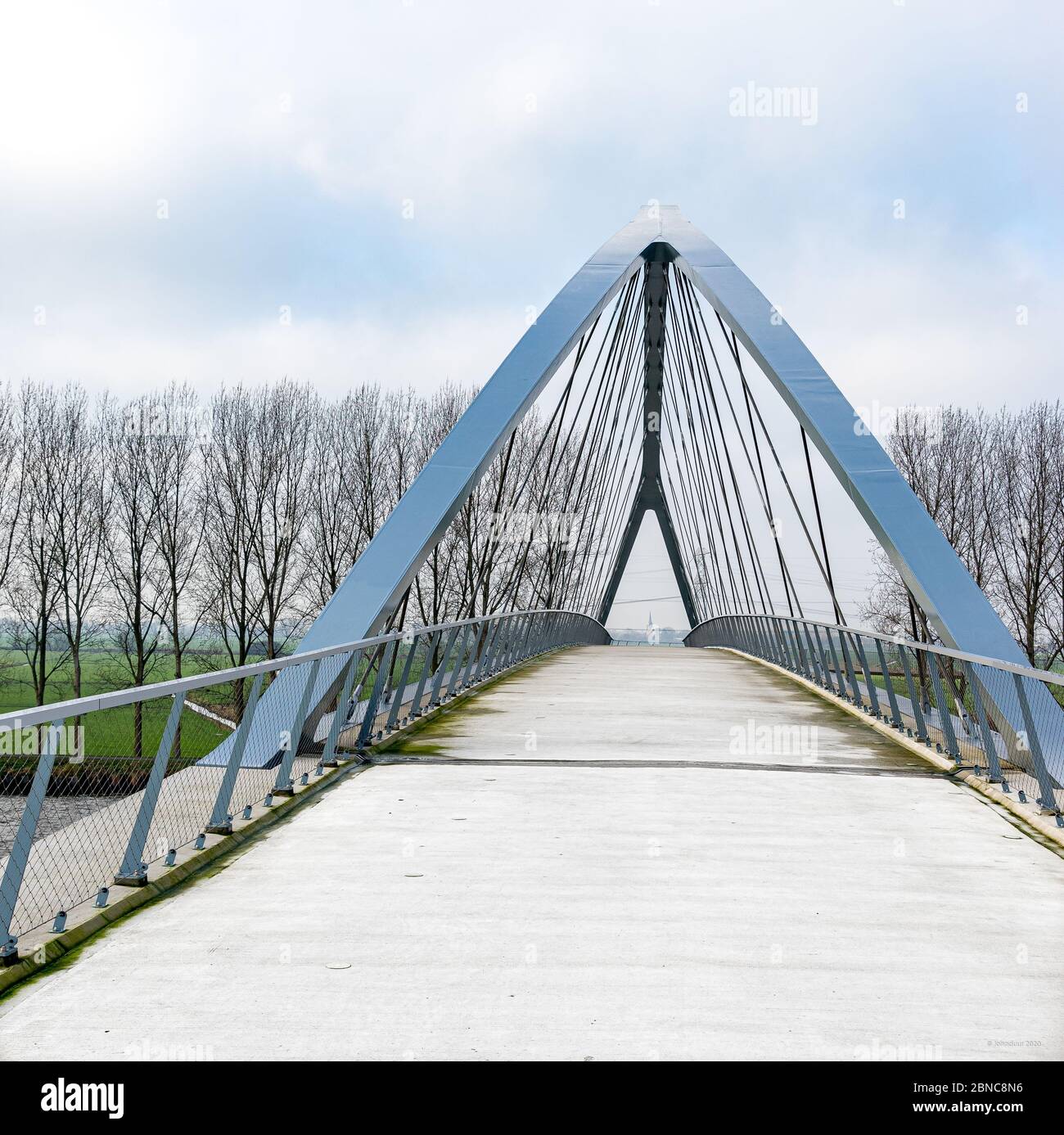 Linie Bridge, pedonale e ponte in bicicletta sul canale Amsterdam-Rijn vicino a Nigtevegt Foto Stock