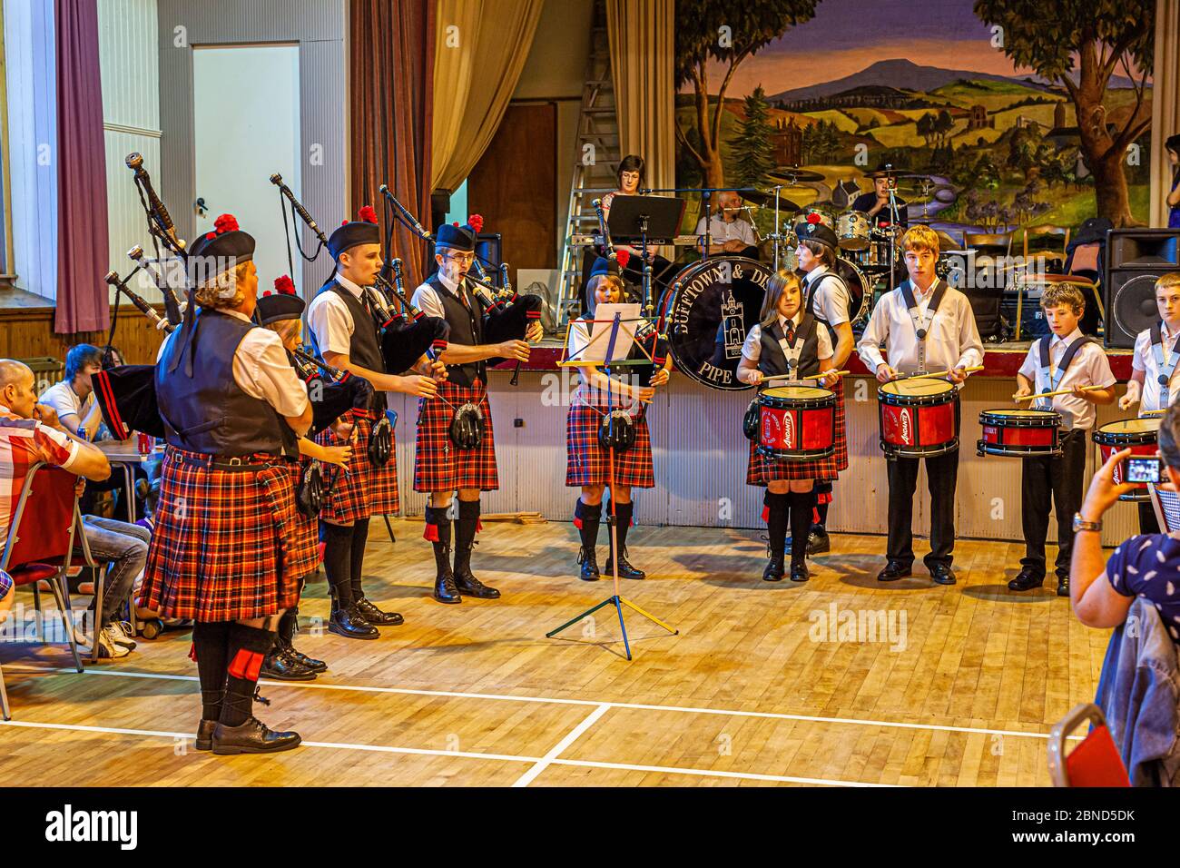 Ceilidh scozzese a Dufftown, Scozia Foto Stock