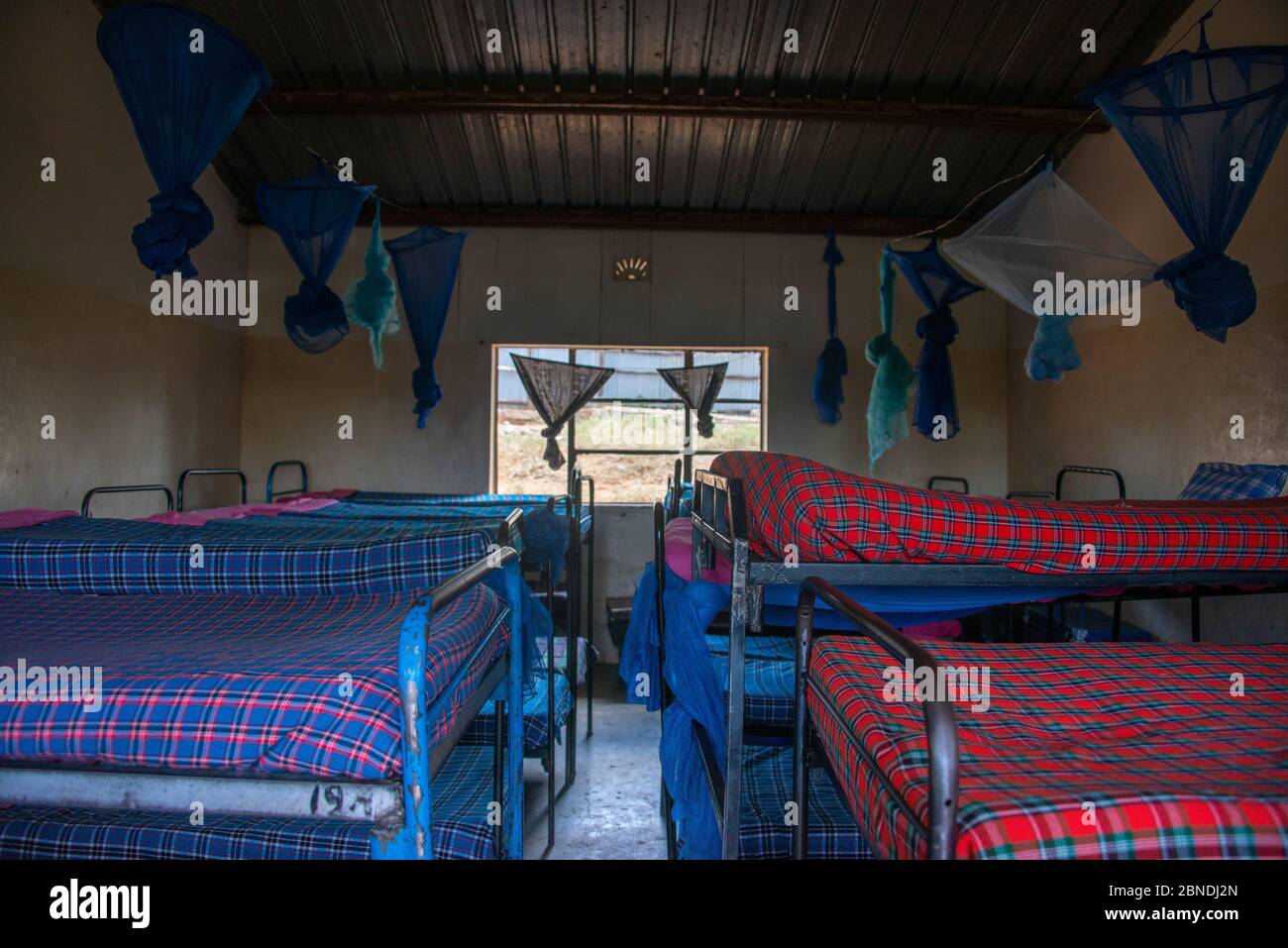 Tipica camera dormitorio in una scuola privata in Kenya Foto Stock