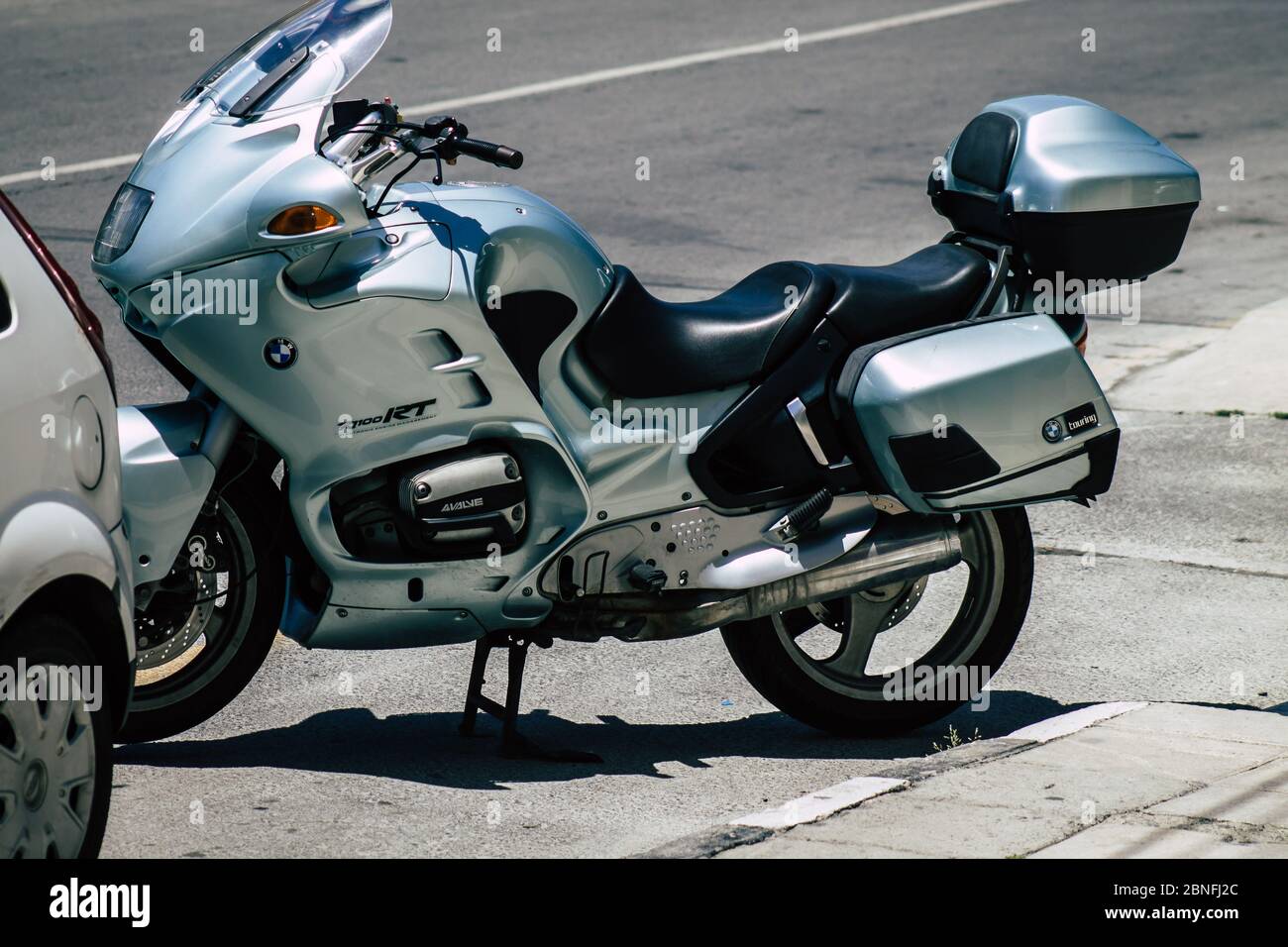 Limassol Cipro 14 maggio 2020 chiusura di una moto parcheggiata per le strade di Limassol nell'isola di Cipro Foto Stock
