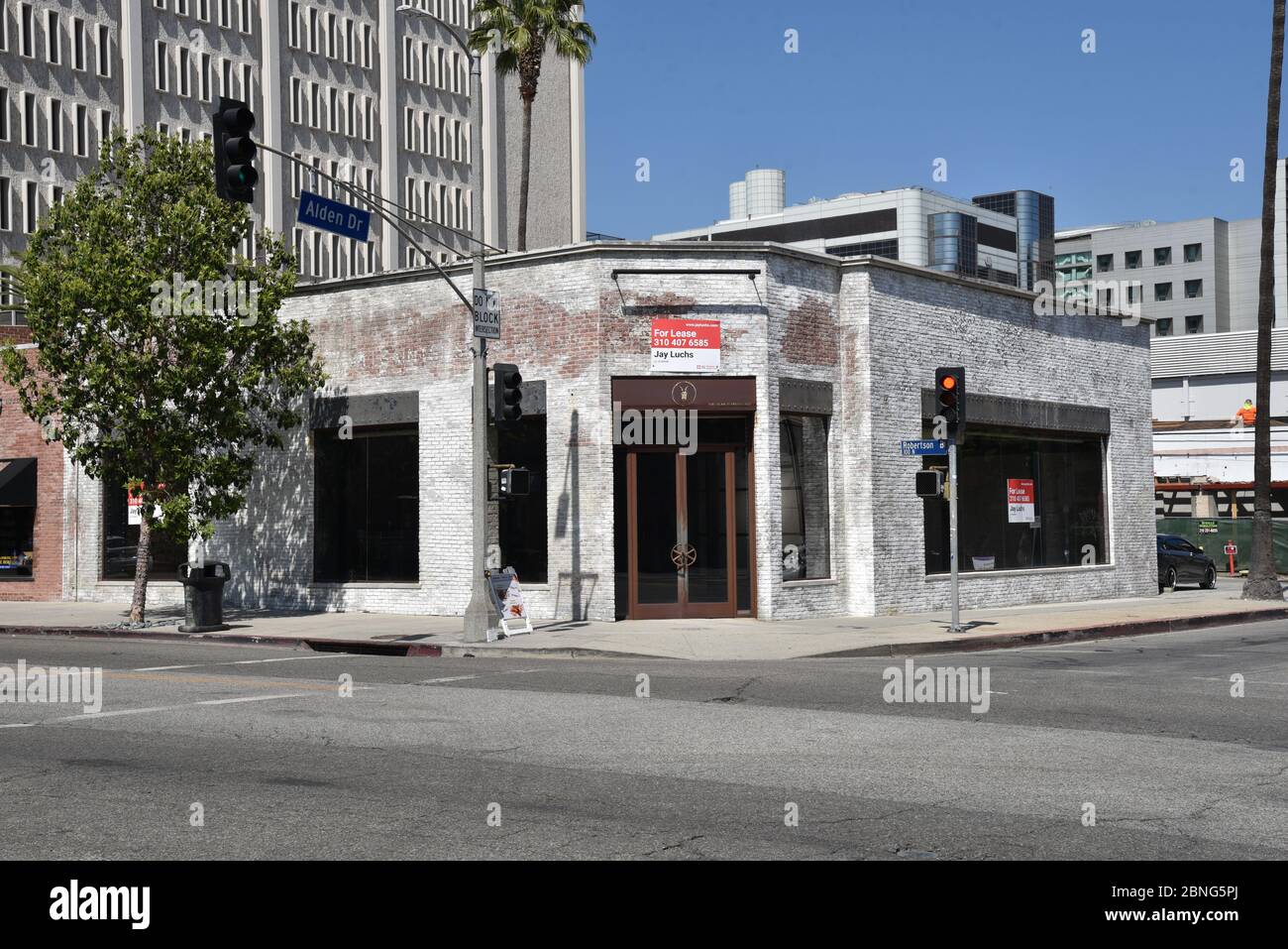 Los Angeles, CA/USA - 9 maggio 2020: Spazio Ratail in affitto su Robertson Ave posh durante la quarantena di coronavirus Foto Stock