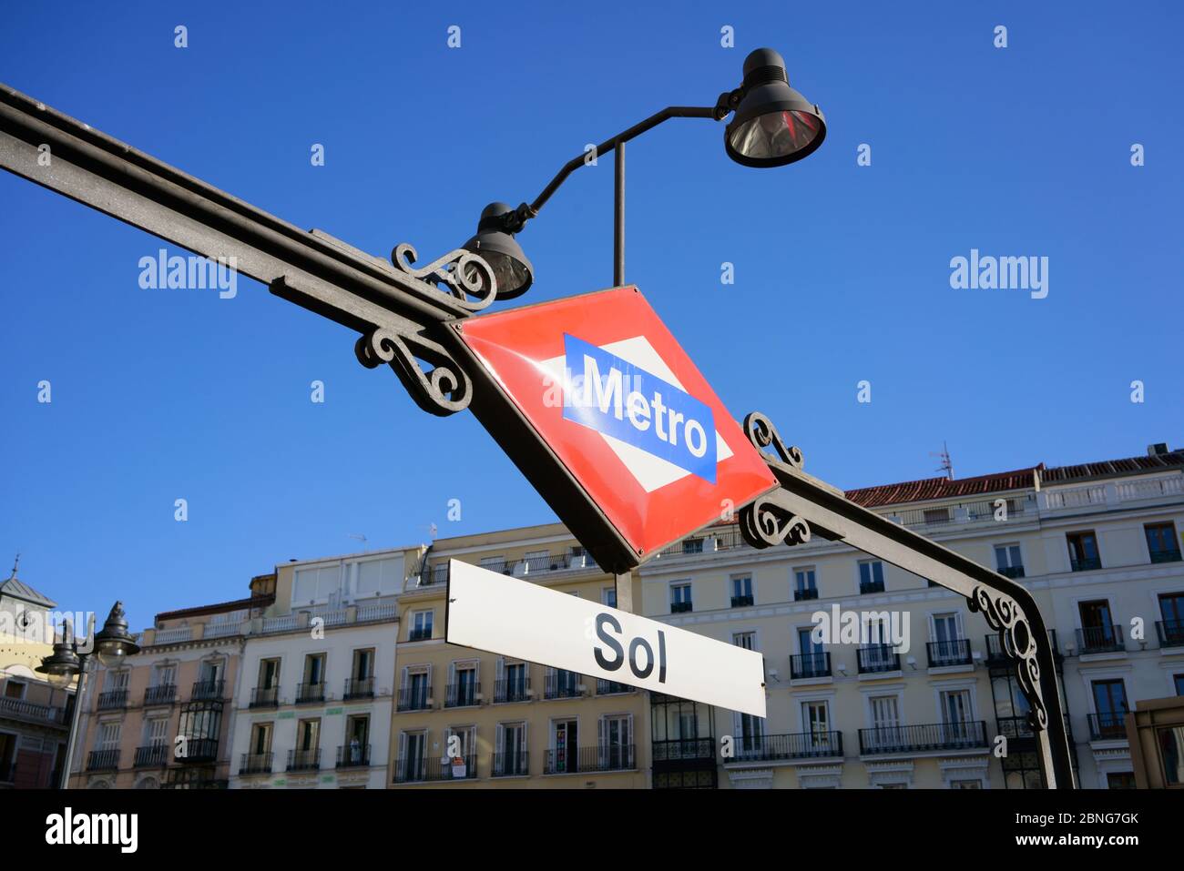 Stazione della metropolitana Sol a Madrid, Spagna. La stazione più centrale della capitale, situata in piazza Puerta del Sol. Foto Stock