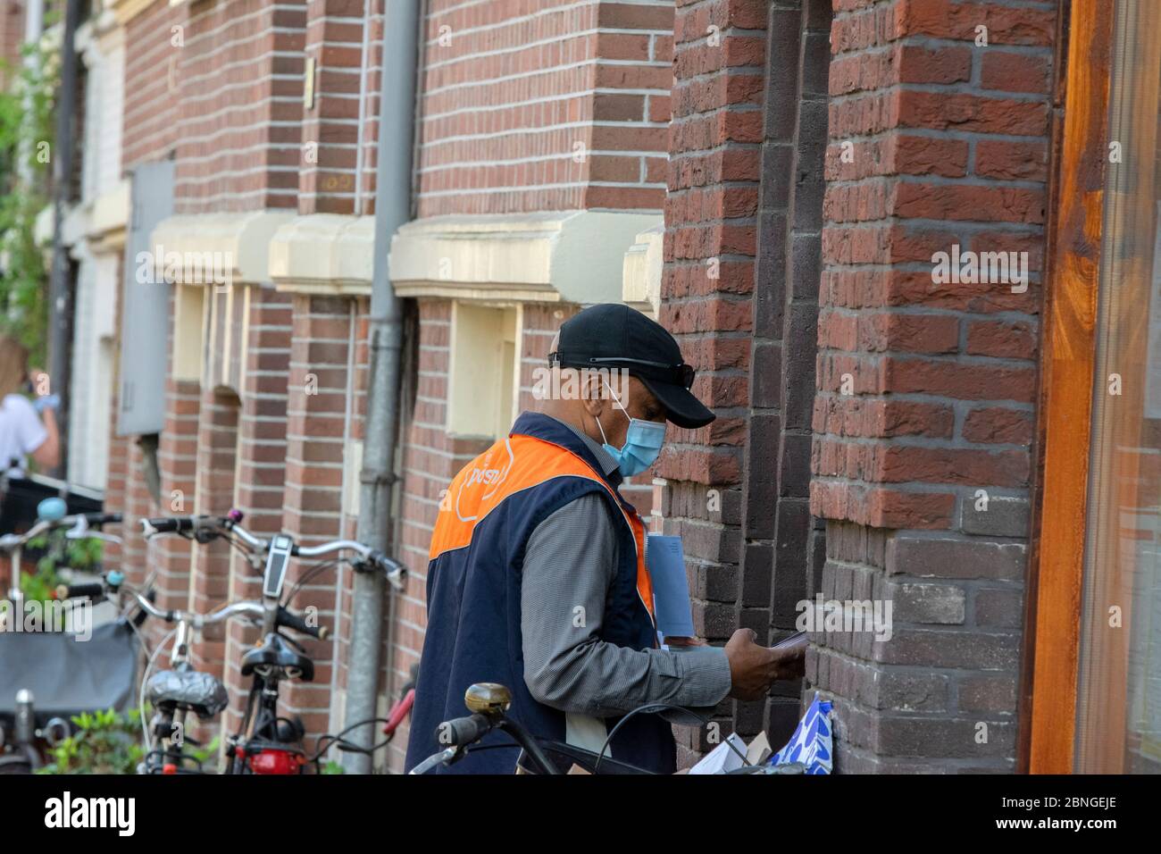 Consegna di un posto con tappo a bocca ad Amsterdam Paesi Bassi 2020 Foto Stock
