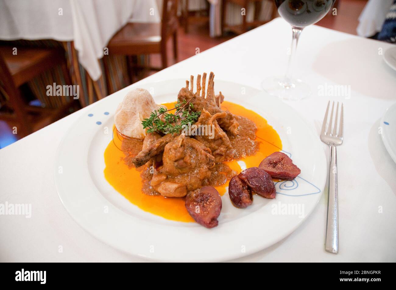 Conejo en salmorejo, cucina tipica delle Canarie. Isole Canarie, Spagna. Foto Stock