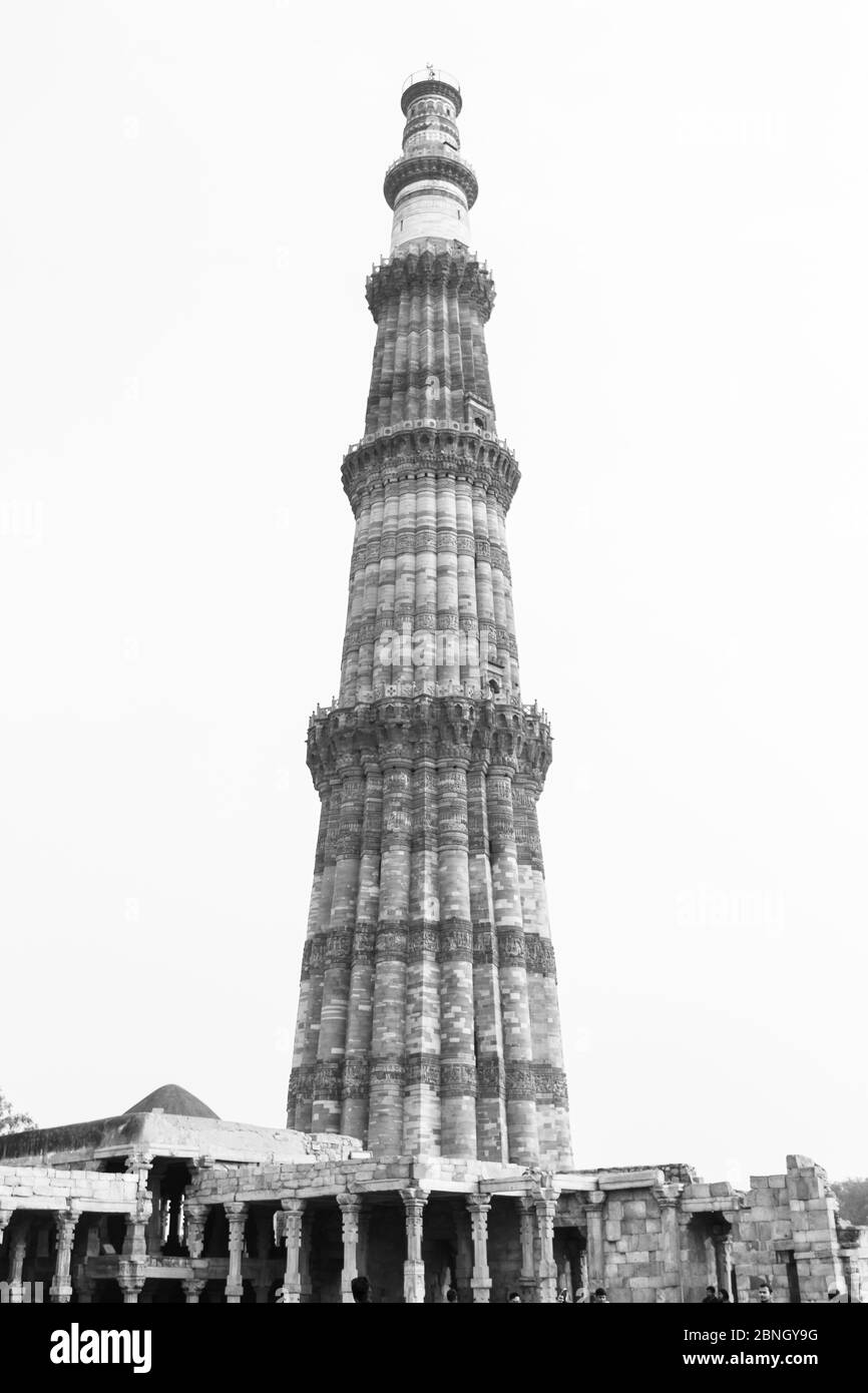 Il Qutb Minar, anche scritto come Qutub Minar e Qutab Minar a Nuova Delhi, India, gennaio 2020 Foto Stock