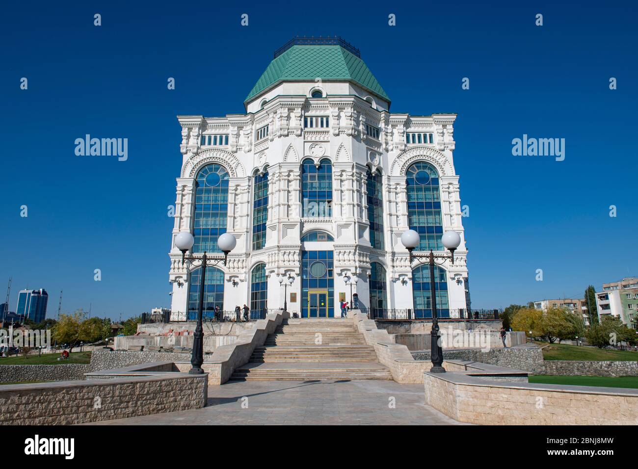 Teatro di Stato musicale dell'Opera e Balletto ad Astrakhan, Astrakhan Oblast, Russia, Eurasia Foto Stock