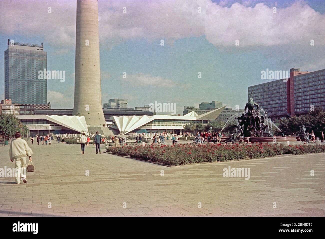 Torre televisiva, Alexander Square, ottobre 1980, Berlino Est, Germania Est Foto Stock