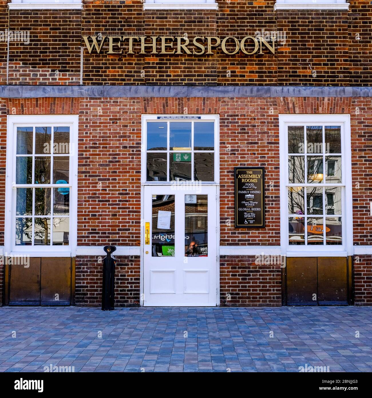 Londra, UK, 15 maggio 2020, Wetherspoons Pub stanno cercando di aumentare £141 milioni e sono previsti per riaprire un momento durante giugno Foto Stock