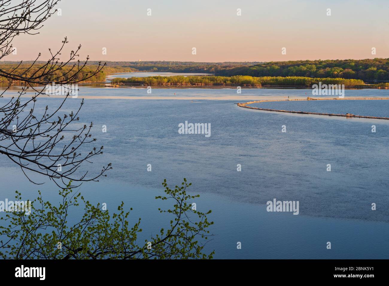 valle del fiume mississippi presso il parco di primavera del lago fuori hastings minnesota Foto Stock