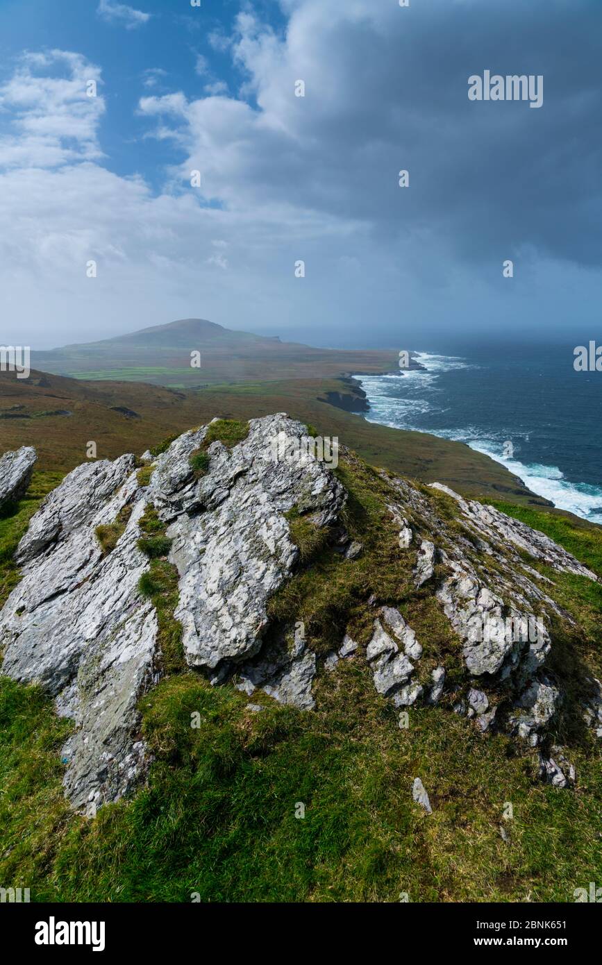 Testa di Bray vista da Geokaun Mountain, Valentia Island, Iveragh Peninsula, nella contea di Kerry, Irlanda, Europa. Settembre 2015. Foto Stock